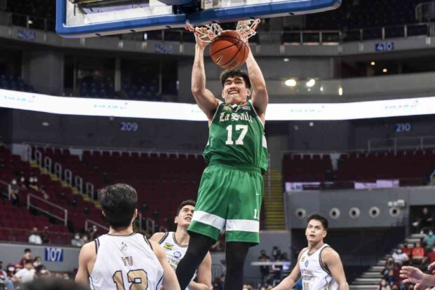 Kevin Quiambao (No. 17) has been solid for the Archers in the preseason tournament.
