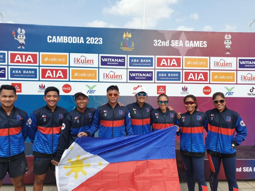 Philippines' relay teams in the Obstacle Challenge Race in the 32nd SEA Games.