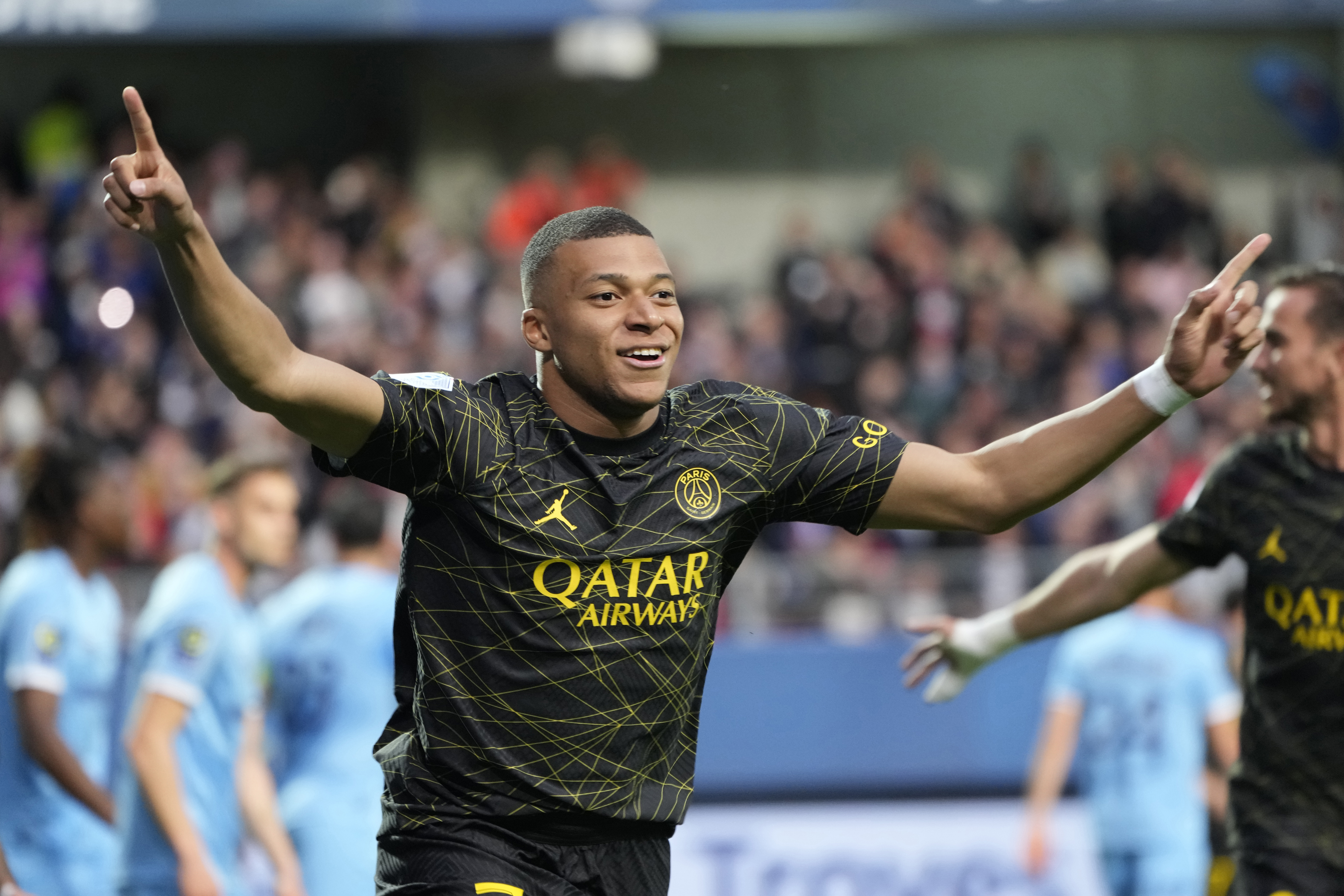 Kylian Mbappé Is Target of Record Offer From Saudi Arabia's Al Hilal - The  New York Times