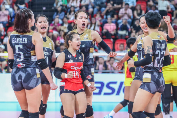 Cignal HD Spikers in the battle of bronze in the PVL Invitational Conference. 