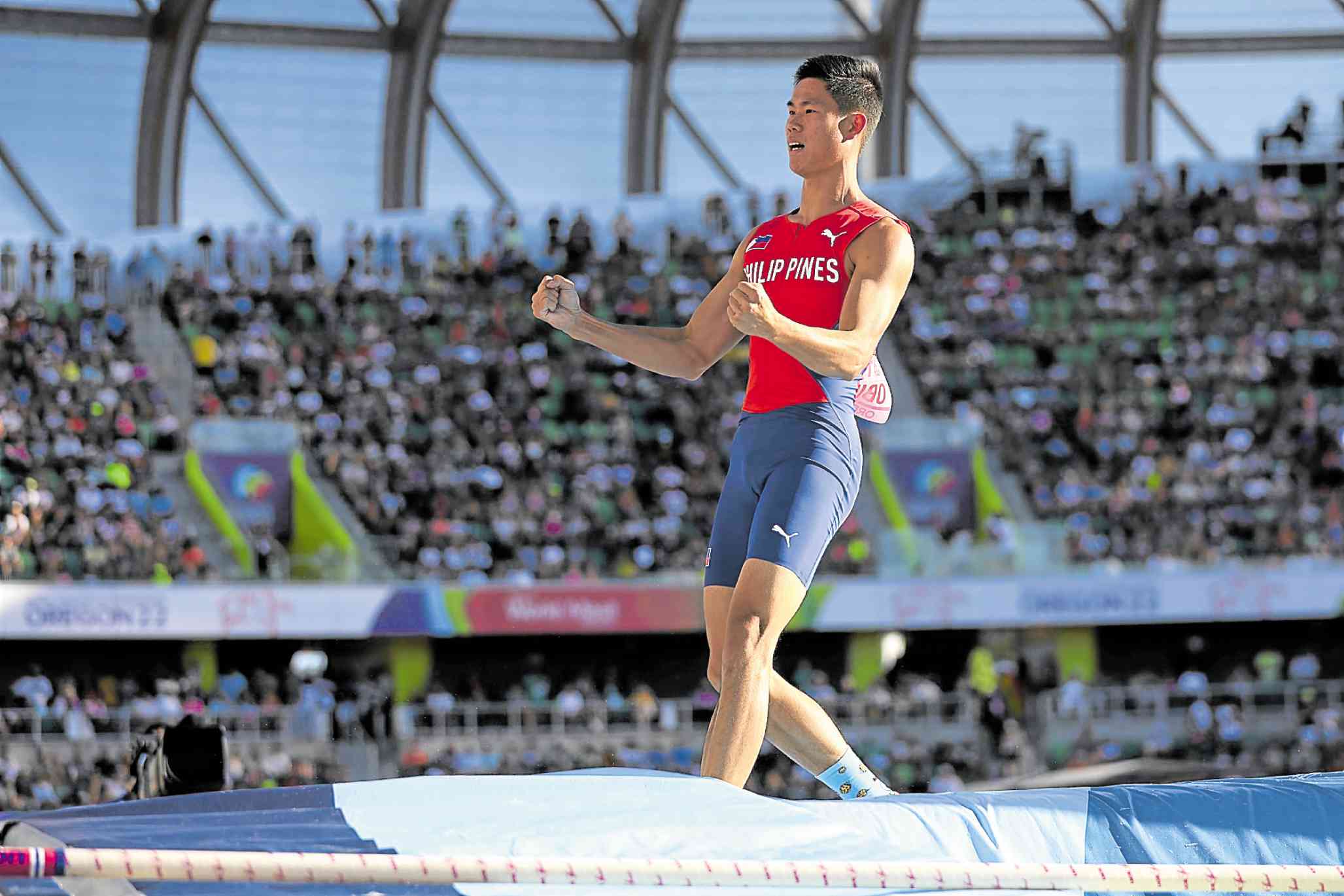 EJ Obiena clears Olympic standard, becomes first PH bet for Paris 2024