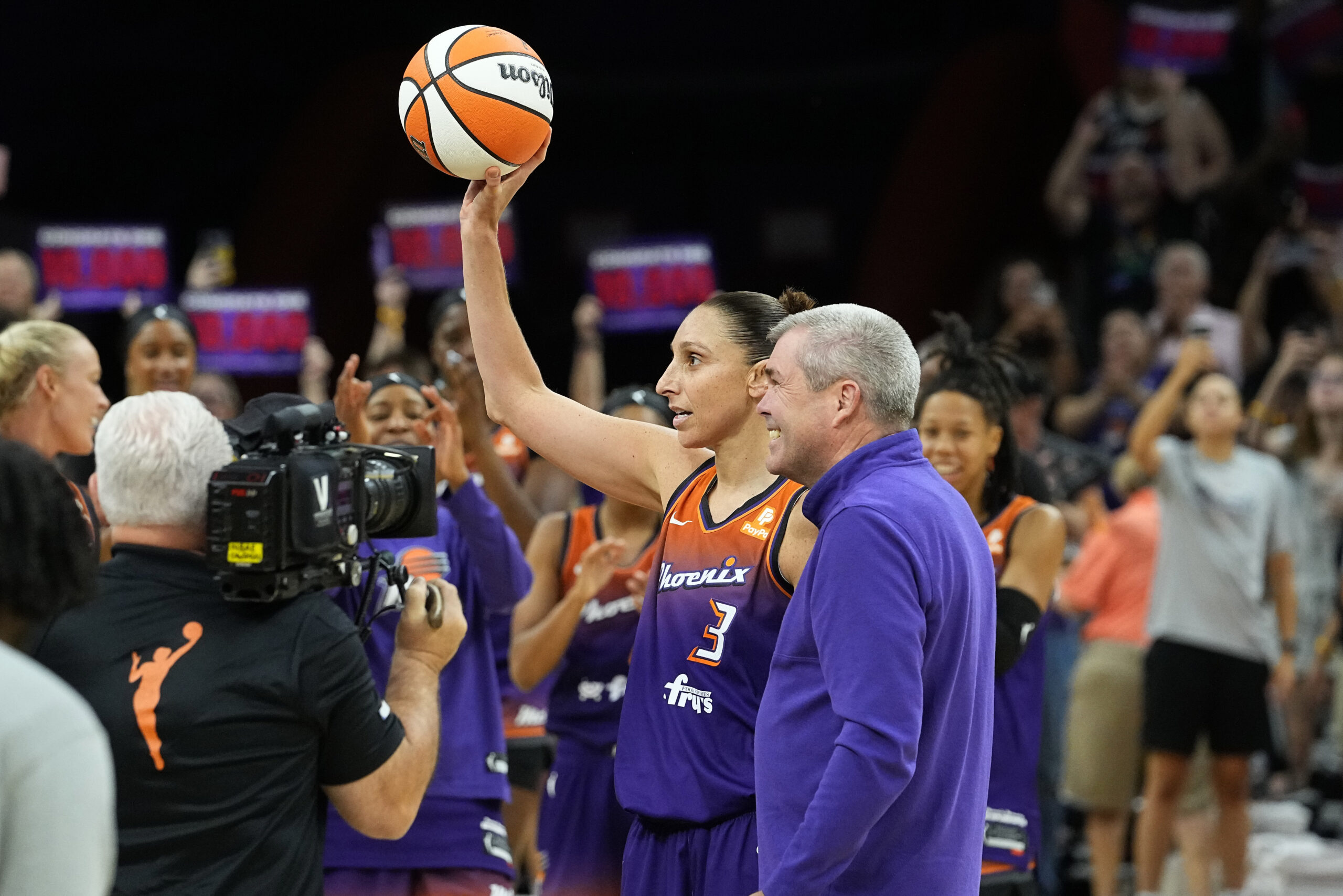 Diana Taurasi hits 10,000 points for another milestone in her standout  career - WTOP News