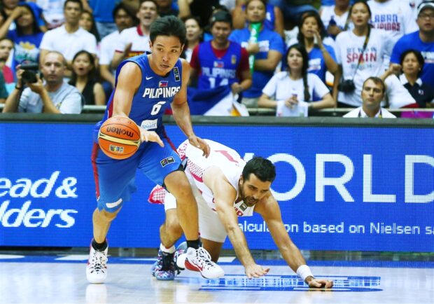 Jeff Chan (front) had his best game in the 2014 World Cup against Simon Krunoslav and Croatia. —FIBA