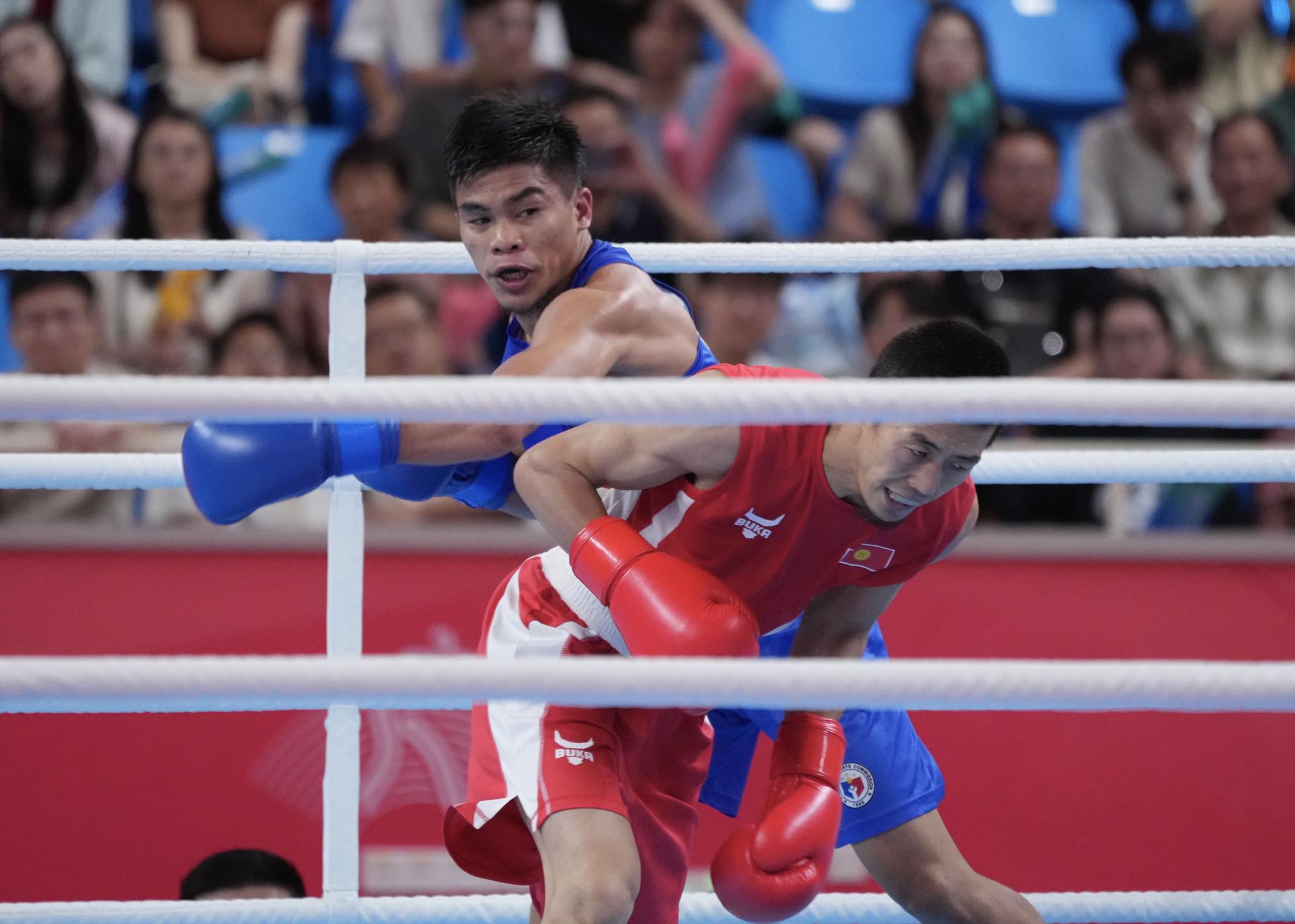 Carlo Paalam in the Asian Games boxing round of 16. –POOL PHOTO