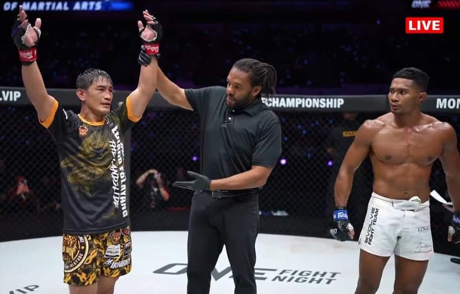 Eduard Folayang wins rematch over Amir Khan in ONE Fight Night 14: Stamp vs. Ham. 