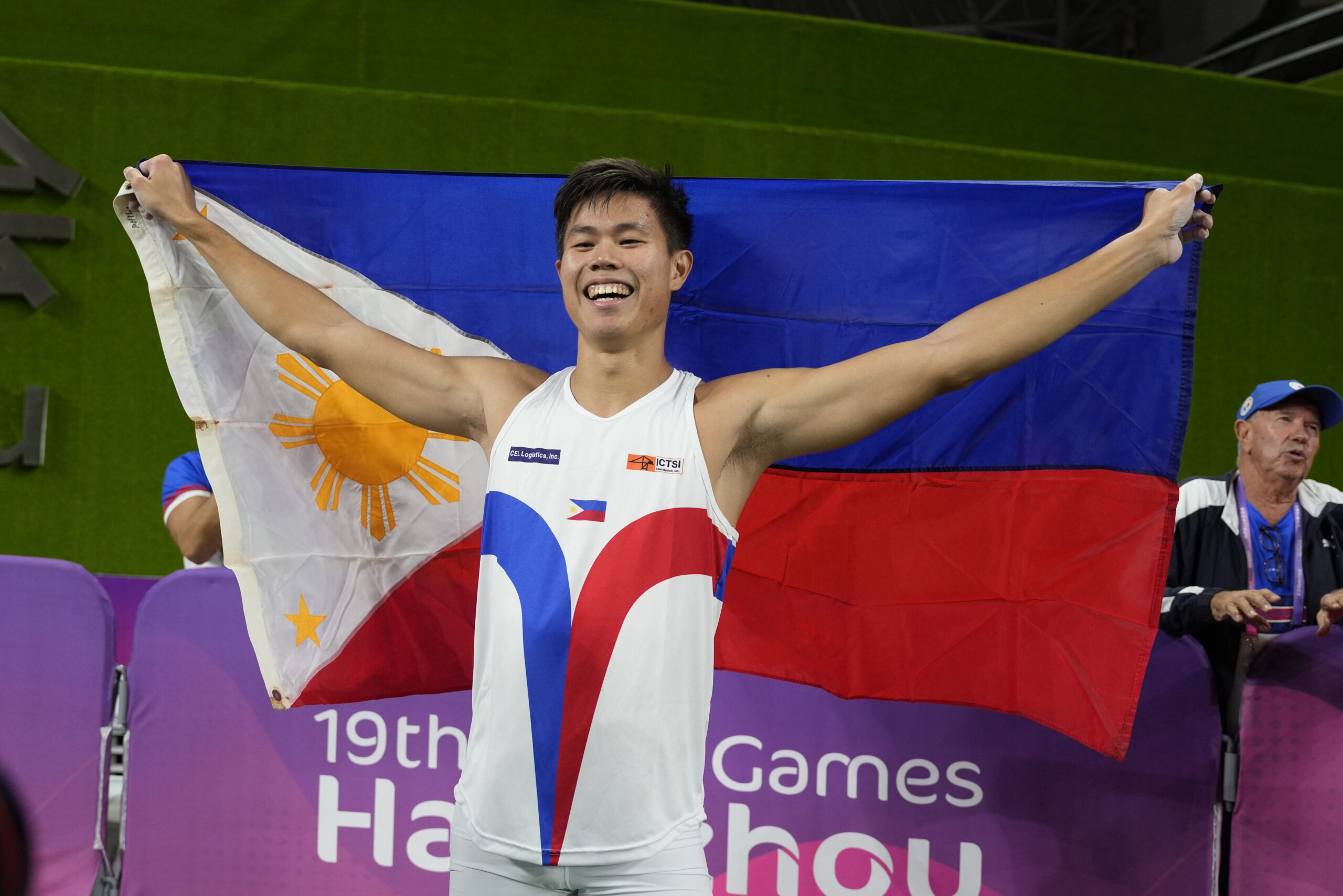 Philippines' EJ Obiena celebrates after winning the men's pole vault final at the 19th Asian Games in Hangzhou, China, Saturday, Sept. 30, 2023. (AP Ph
