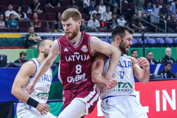 Latvia vs Italy in Fiba World cup.