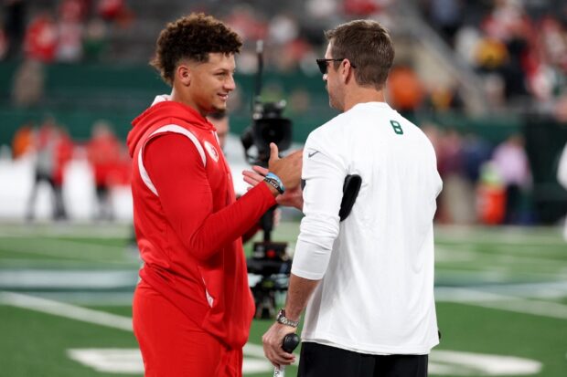 Mahomes Rodgers NFL