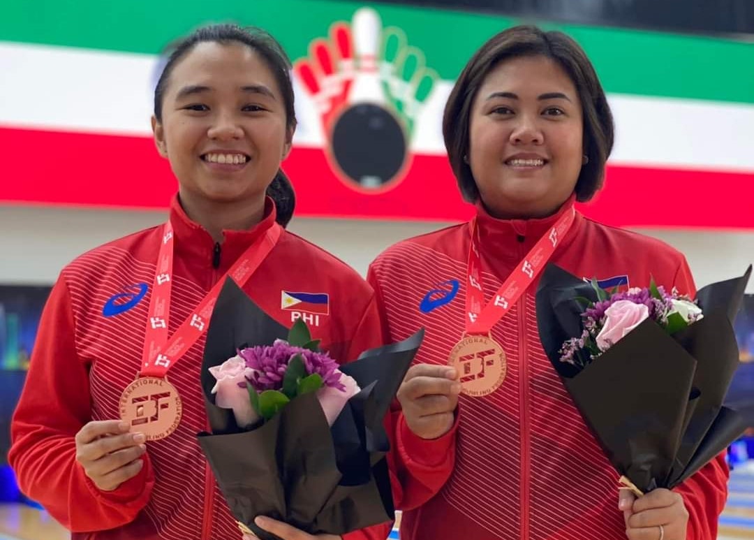 Grace Gella and Krizziah Macatula get women’s doubles bronze in the IBF World Bowling Championships. 
