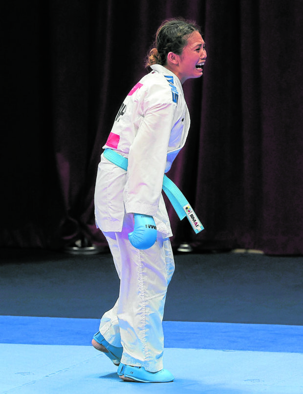 A devastated Junna Tsukii fails to advance to the medal matches. —POC-PSC PHOTO
