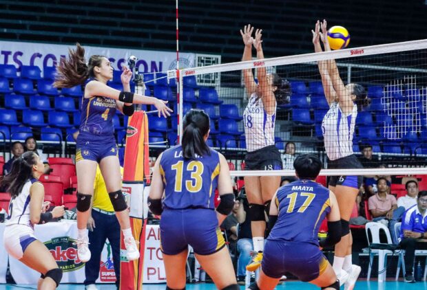 UE star Bella Belen fires a point past the defense of Ateneo. —SHAKEY’S PHOTO