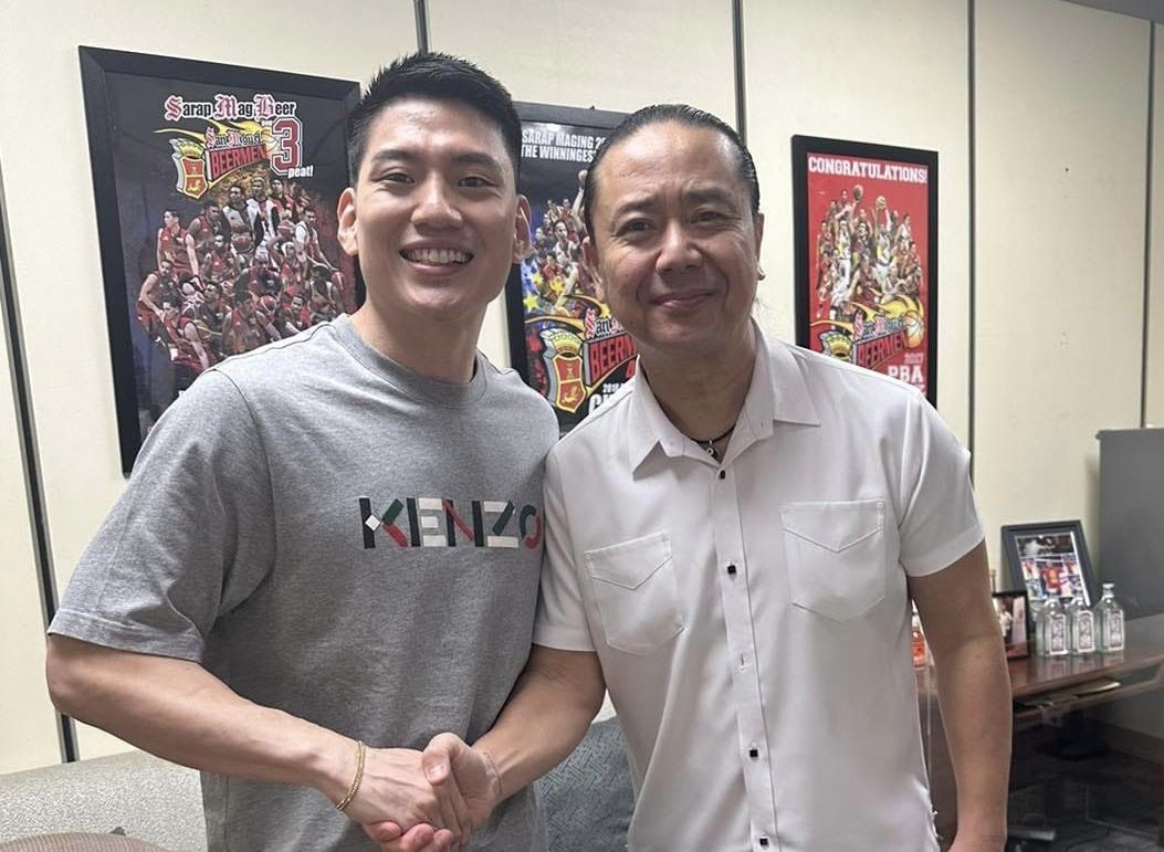 Jeron Teng with SMC sports director Alfrancis Chua.