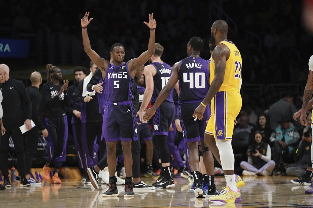 NBA: Kings Overcome LeBron's Triple-double In Win Over Lakers ...