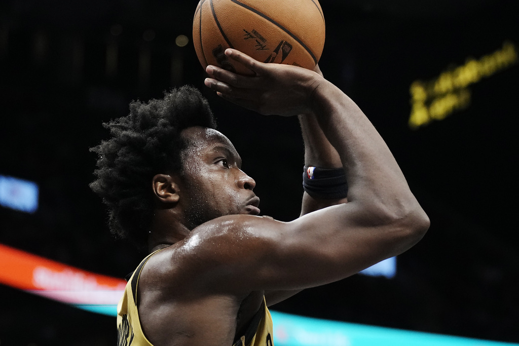 Toronto Raptors' O.G. Anunoby shoots against the Chicago Bulls during the second half of an NBA basketball In-Season Tournament game Friday, Nov. 24, 2023, in Toronto. 