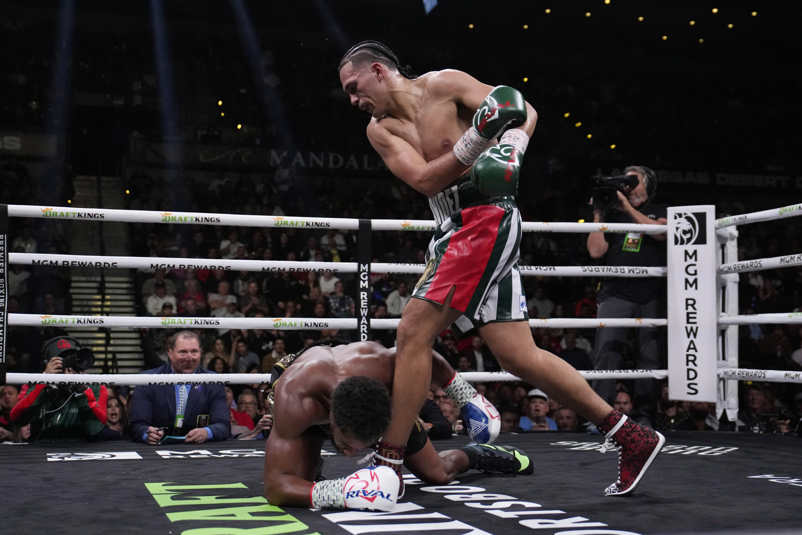 David Benavidez wants Canelo Alvarez next after dominant win