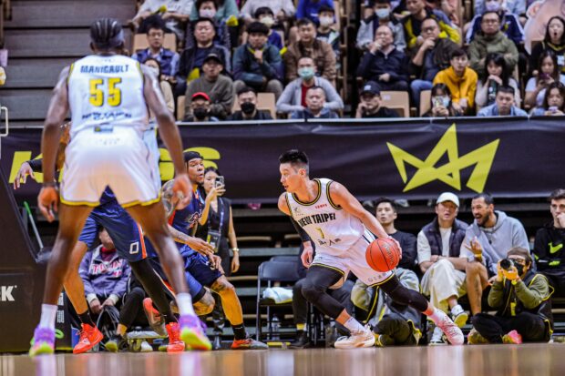 Meralco Bolts vs Jeremy Lin and New Taipei Kings