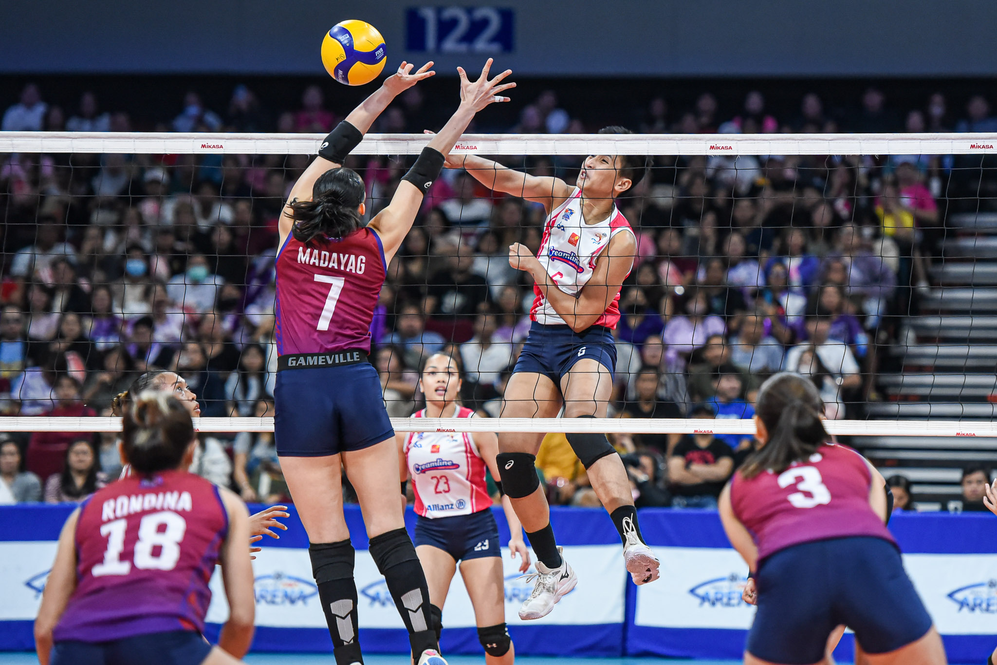 Creamline closing in on another PVL title after defeating Choco Mucho ...
