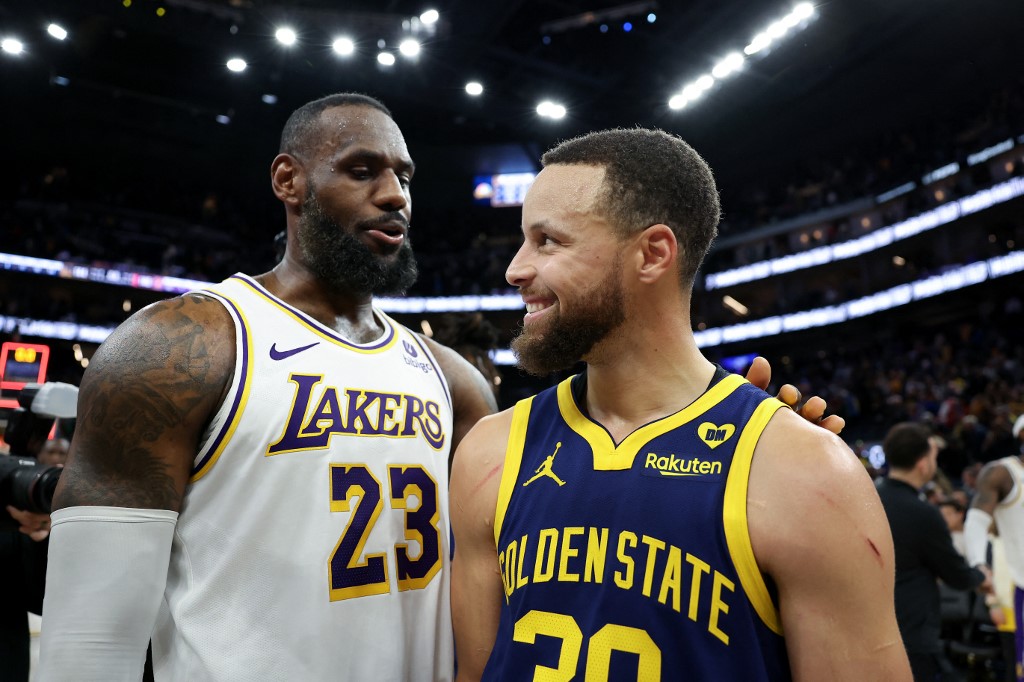 NBA LeBron James Steph Curry Lakers vs Warriors