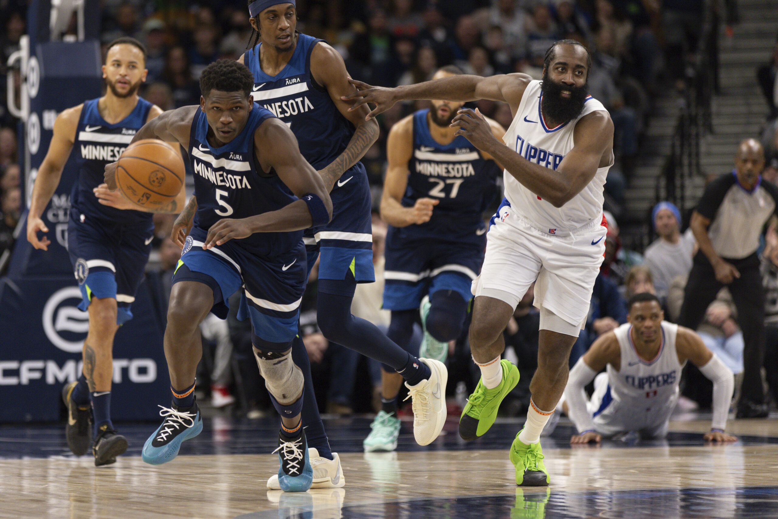 NBA: Timberwolves Hold Off Clippers, Anthony Edwards Scores 33