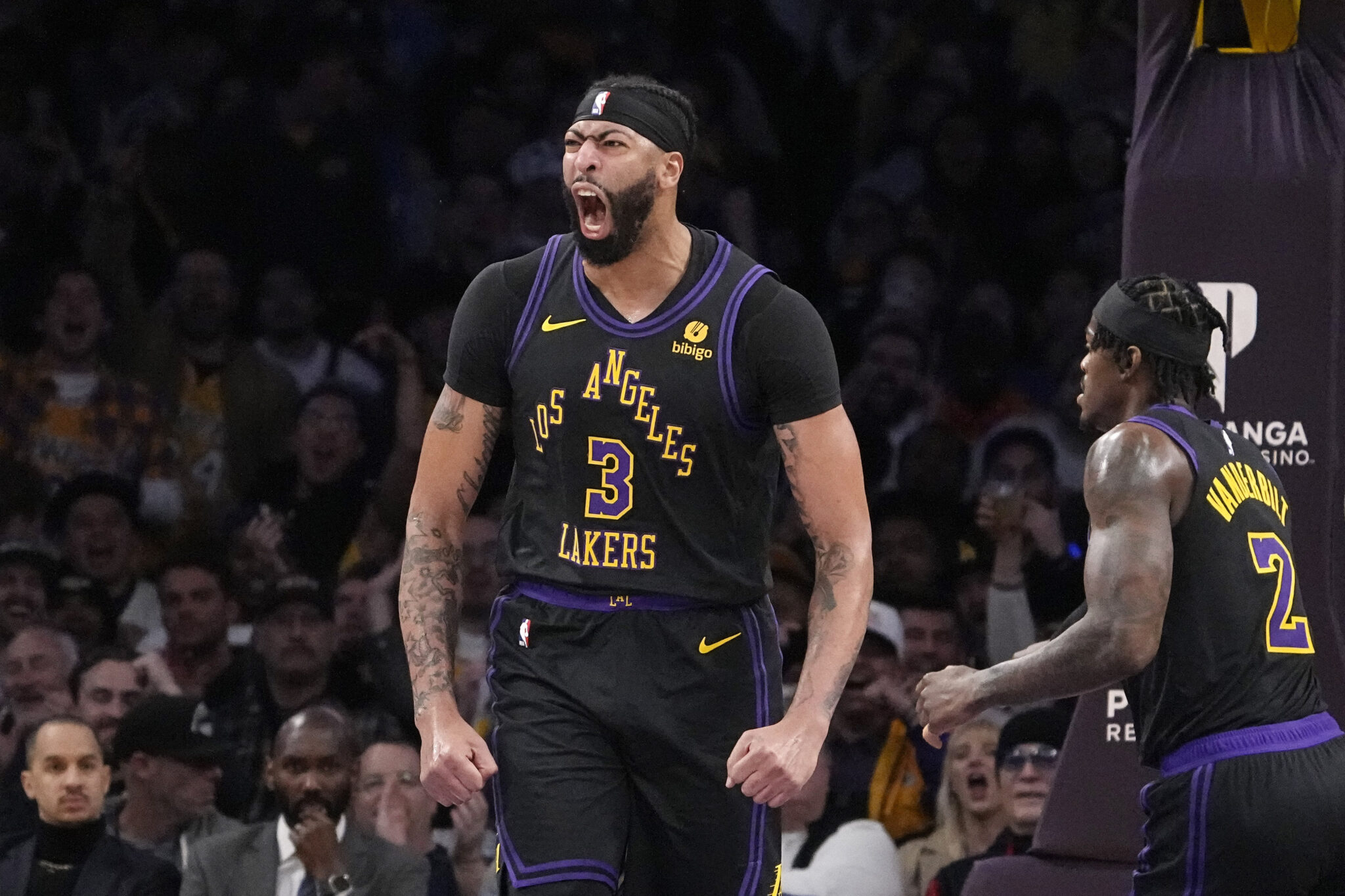 NBA: LeBron James, Anthony Davis Carry Lakers Past Thunder