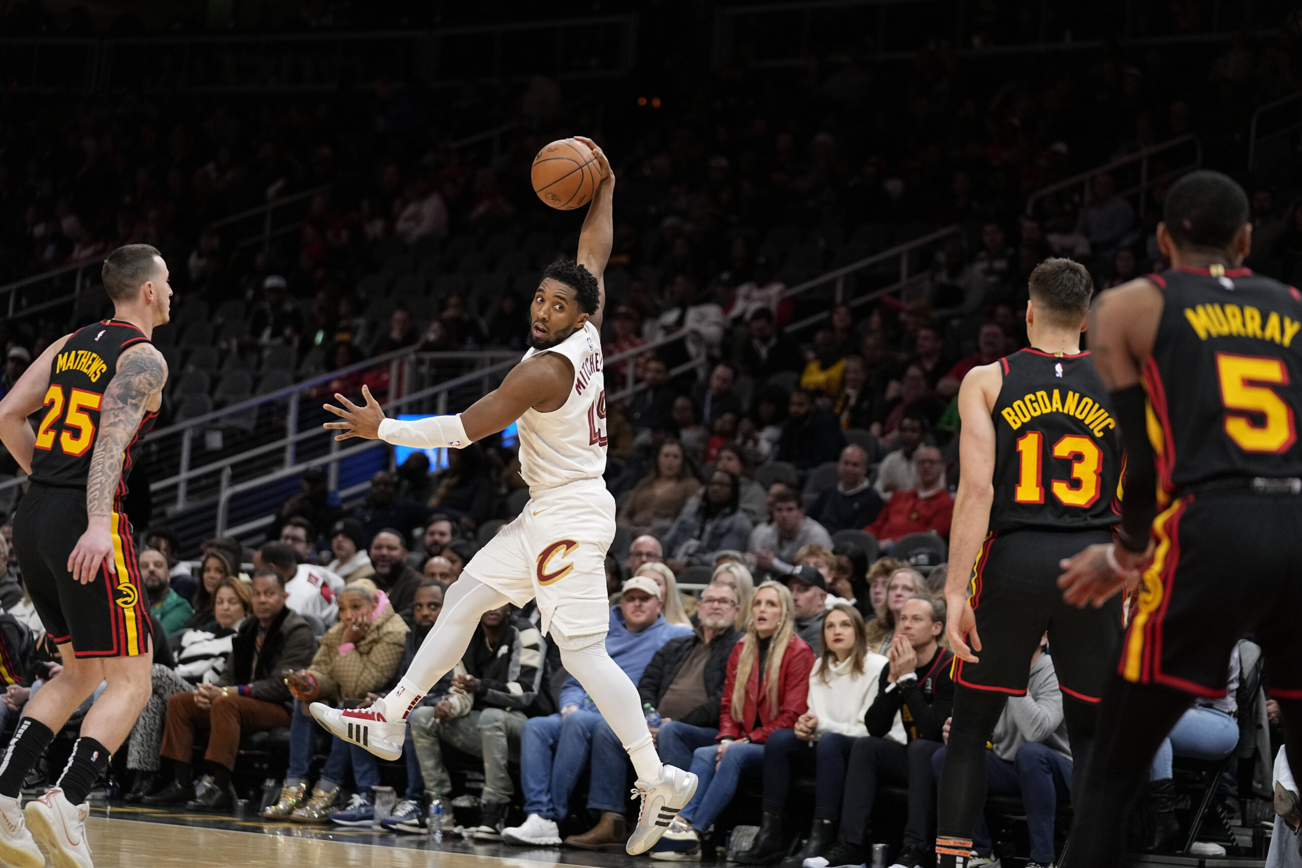 NBA: Cavaliers blast Hawks, extend win streak to seven 