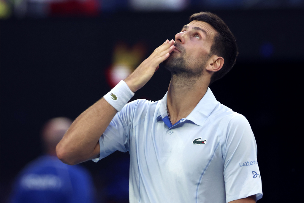 Djokovic locks up No. 1 spot ahead of Australian Open final