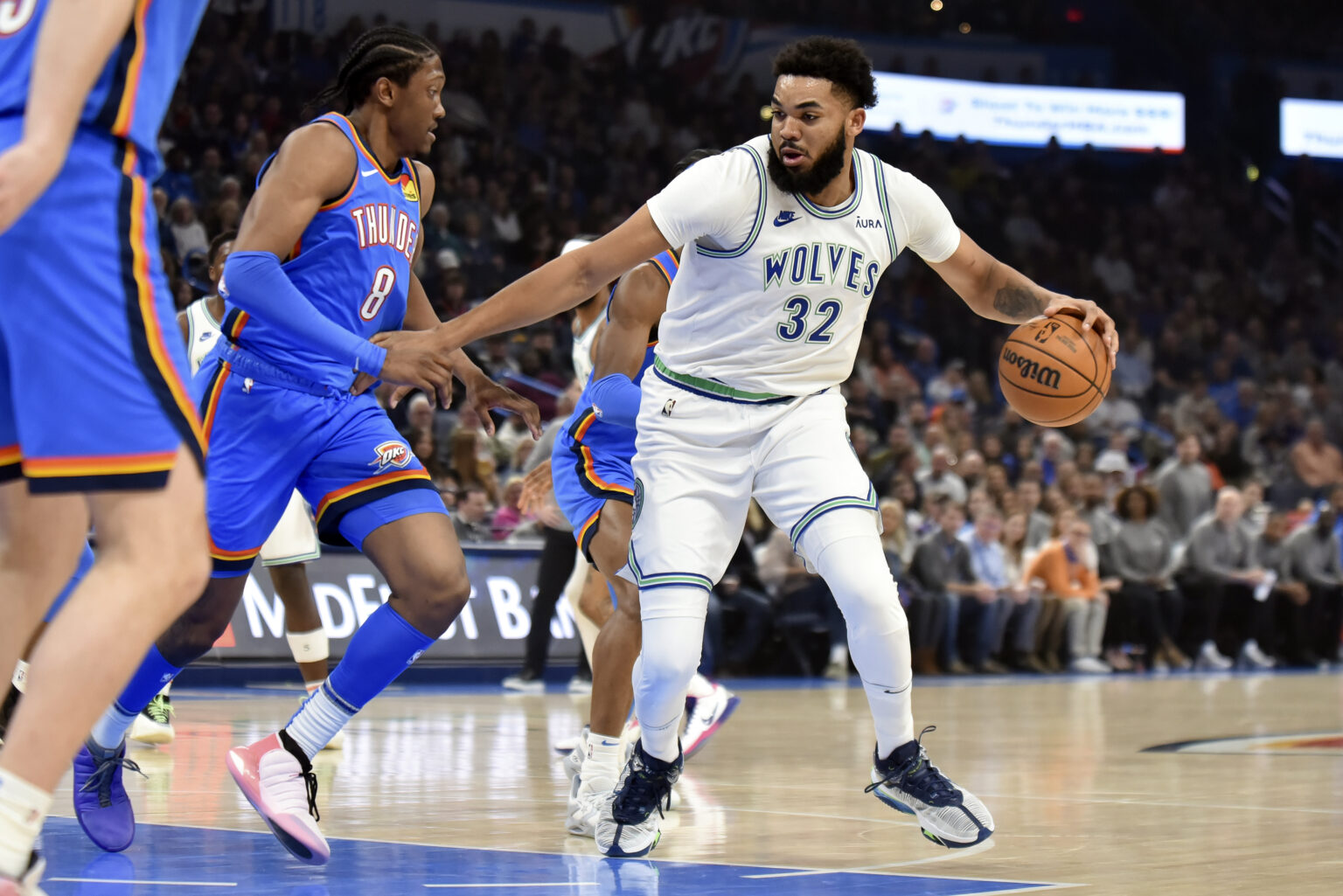 NBA Timberwolves silence Thunder in clash of West leaders