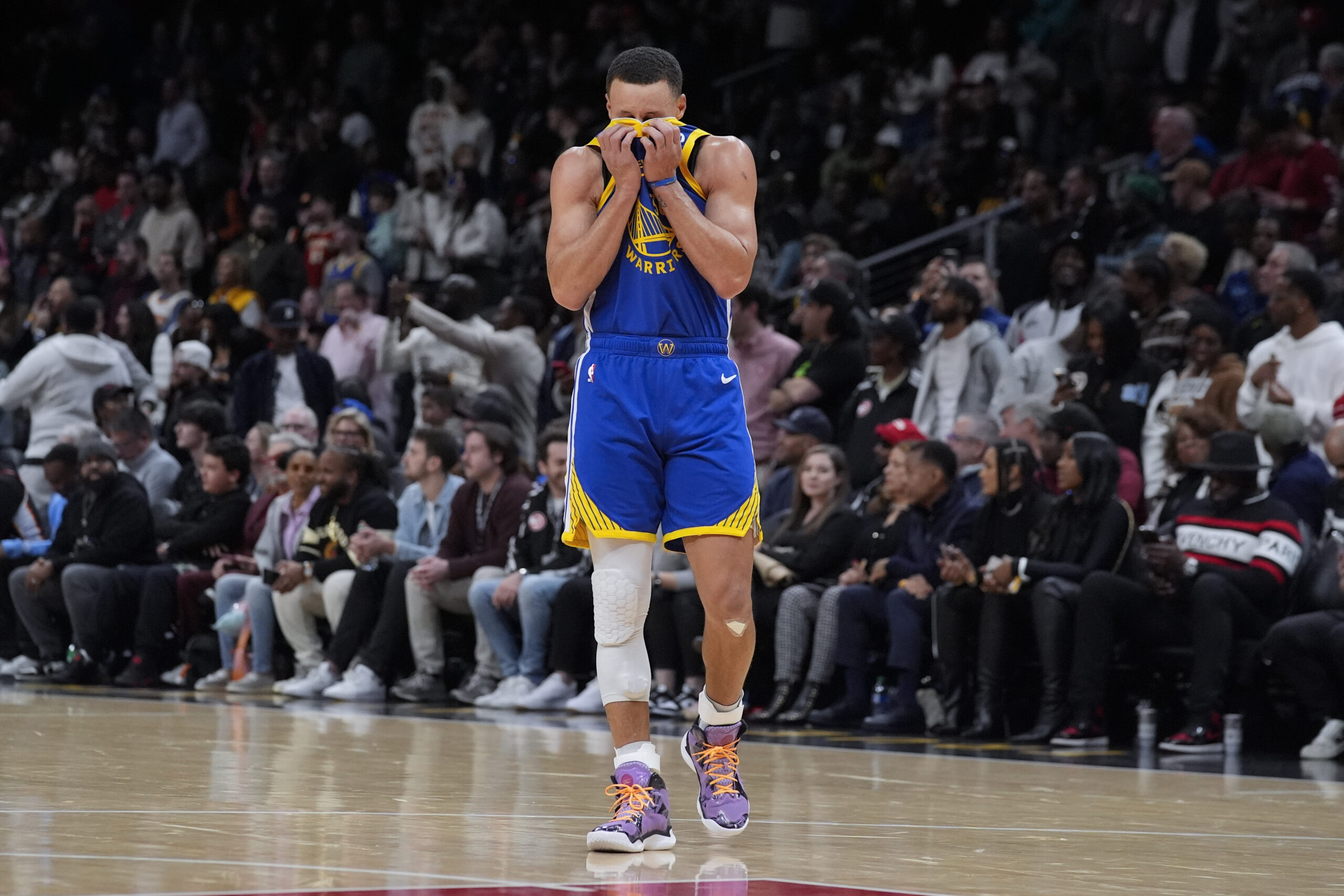 NBA: Steph Curry Scores 60 But Warriors Lose To Hawks In OT