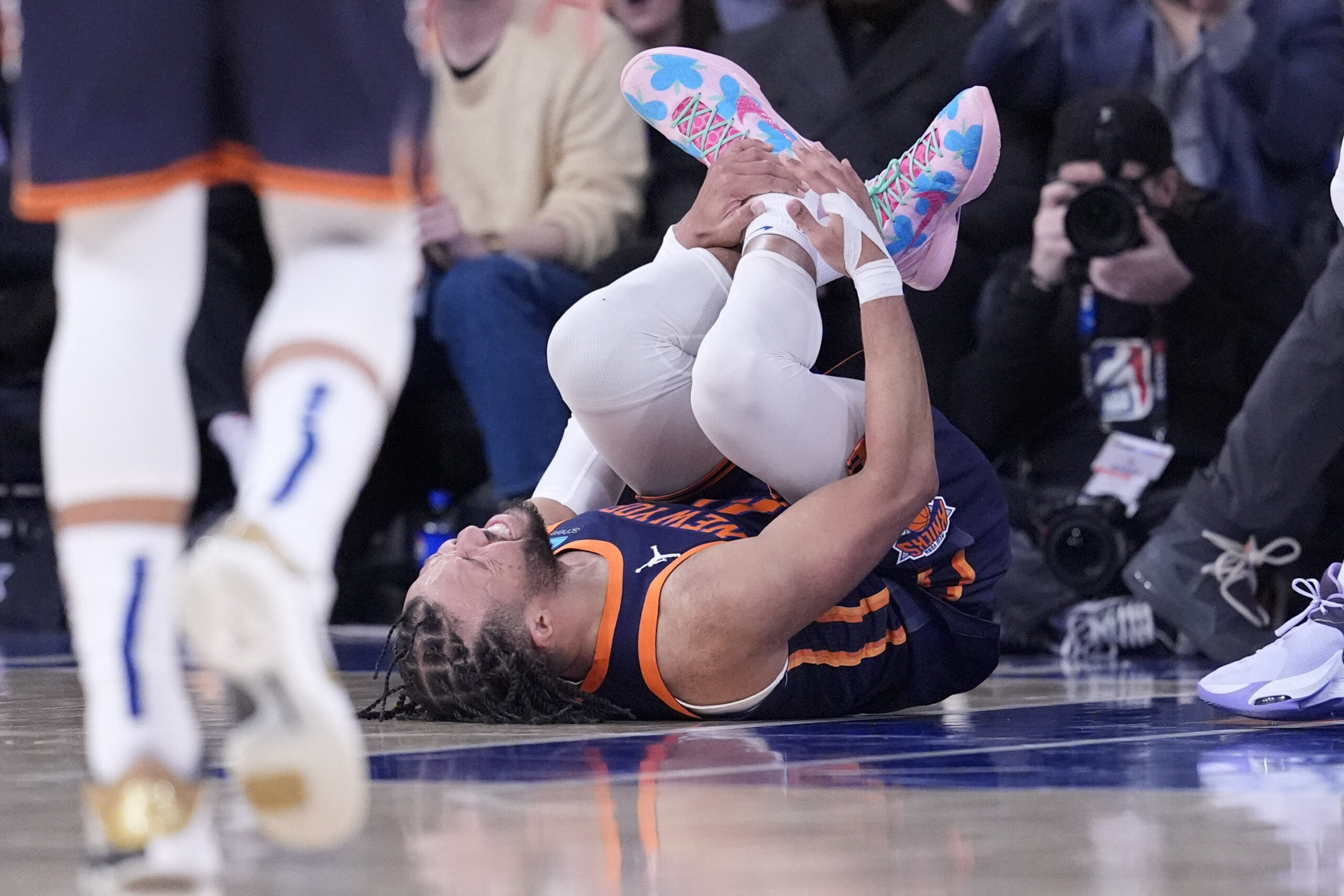 NBA: Knicks lose Jalen Brunson to injury, hold off Grizzlies 