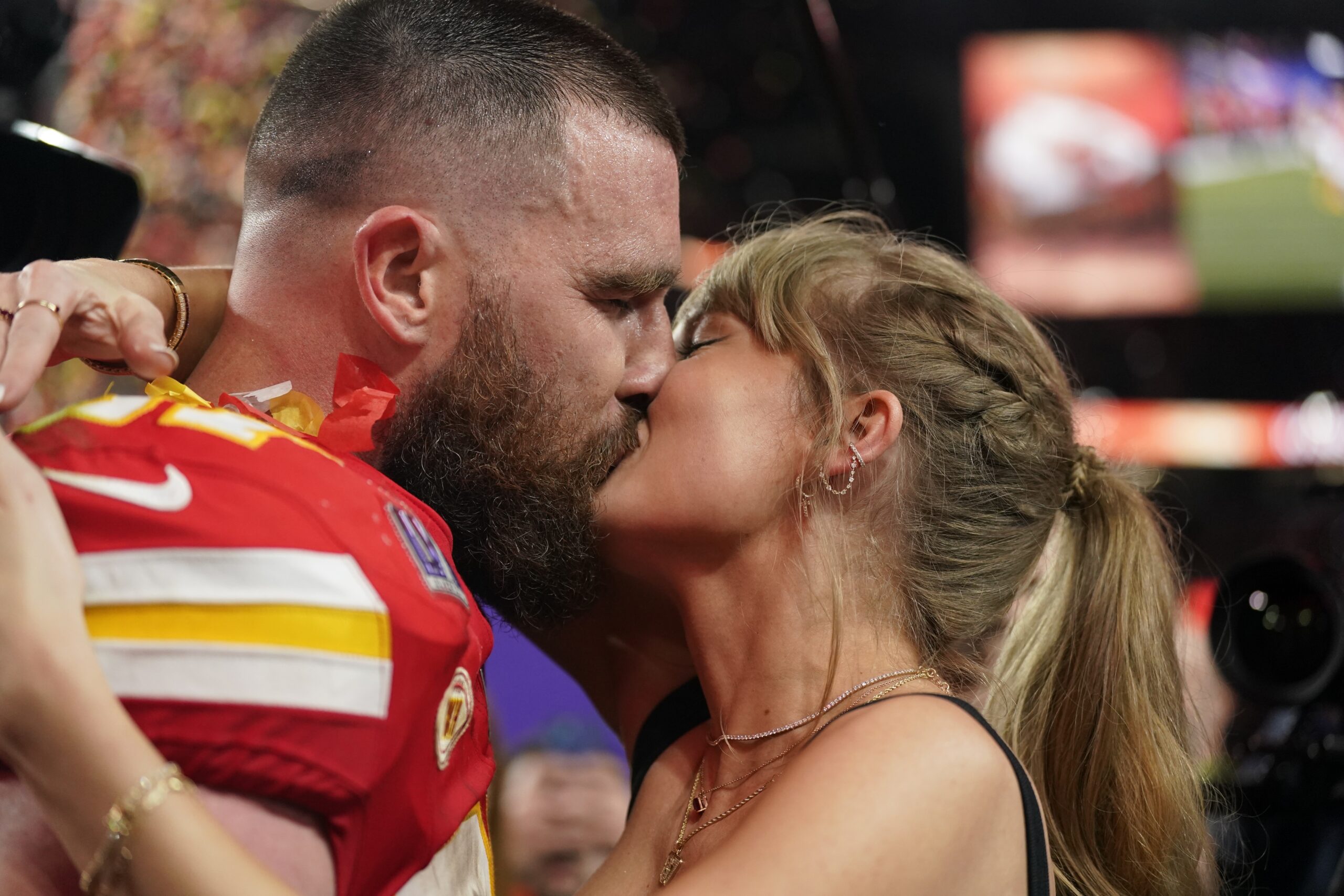 Travis Kelce holds up 'end of the bargain' with Taylor Swift