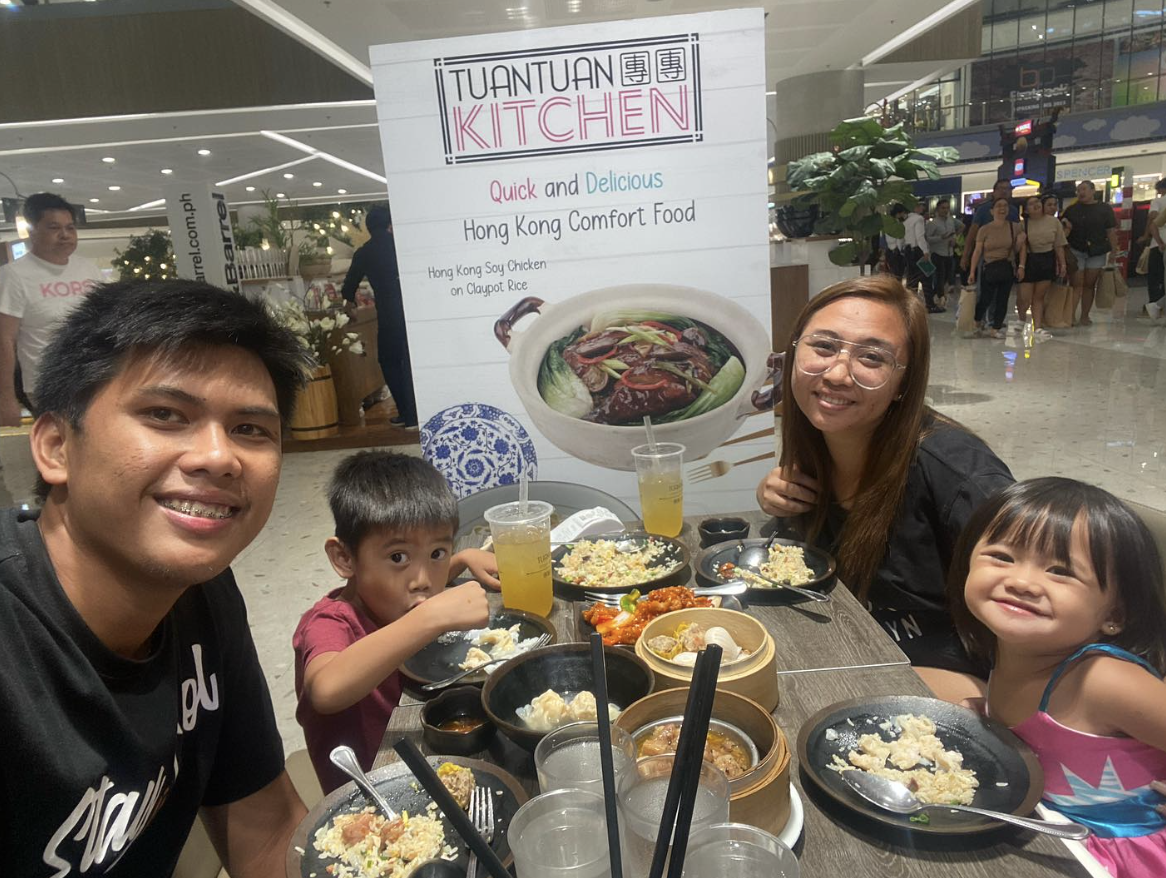 Aris Dionisio with his wife Chrisnalyn and their kids PBA