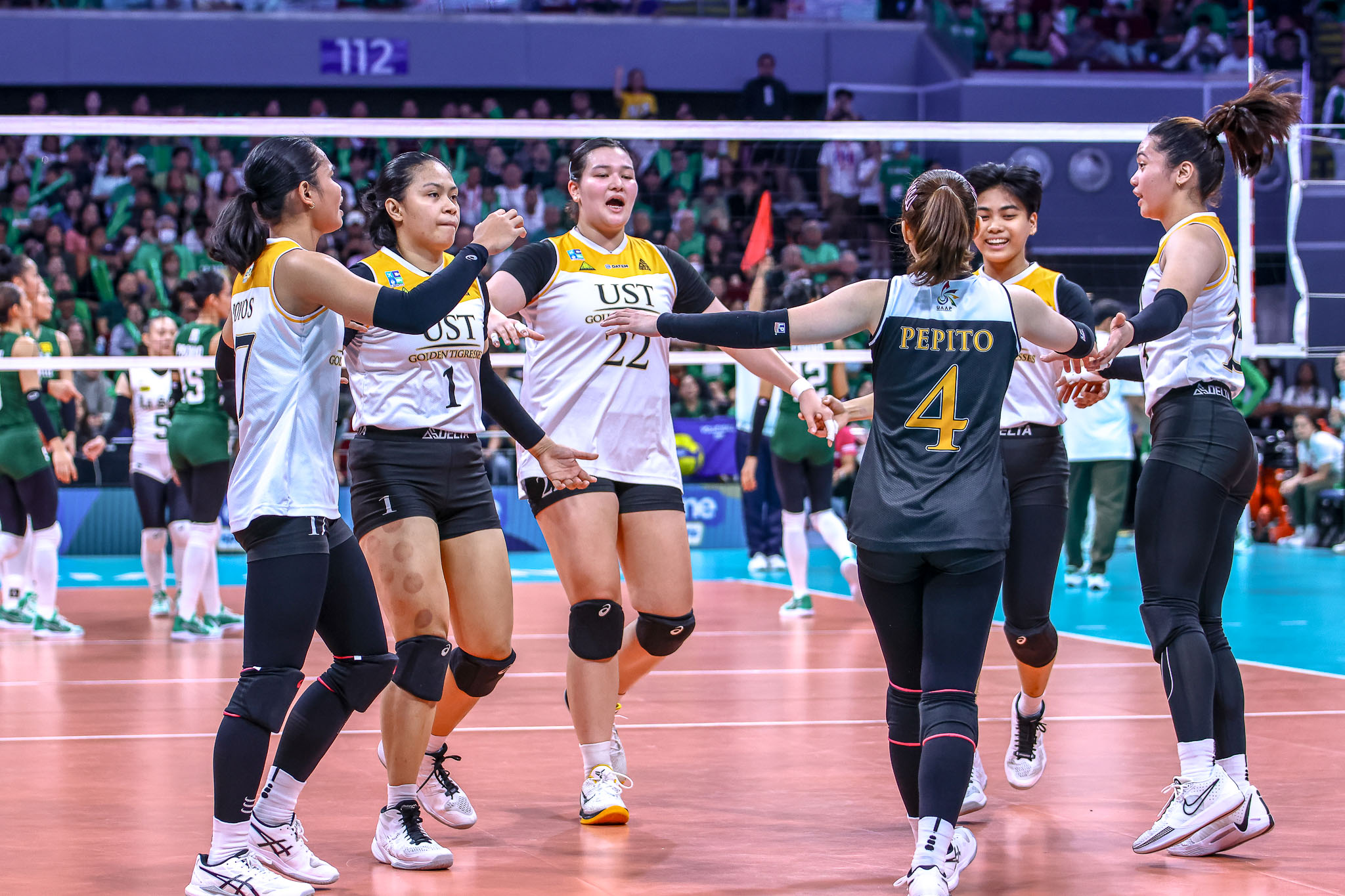 UST Tigresses UAAP volleyball La Salle UAAP Final Four