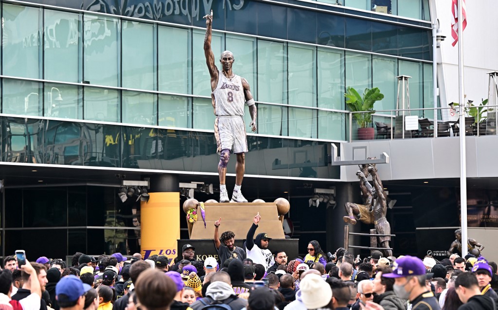 Kobe Bryant statue Crypto.com Arena