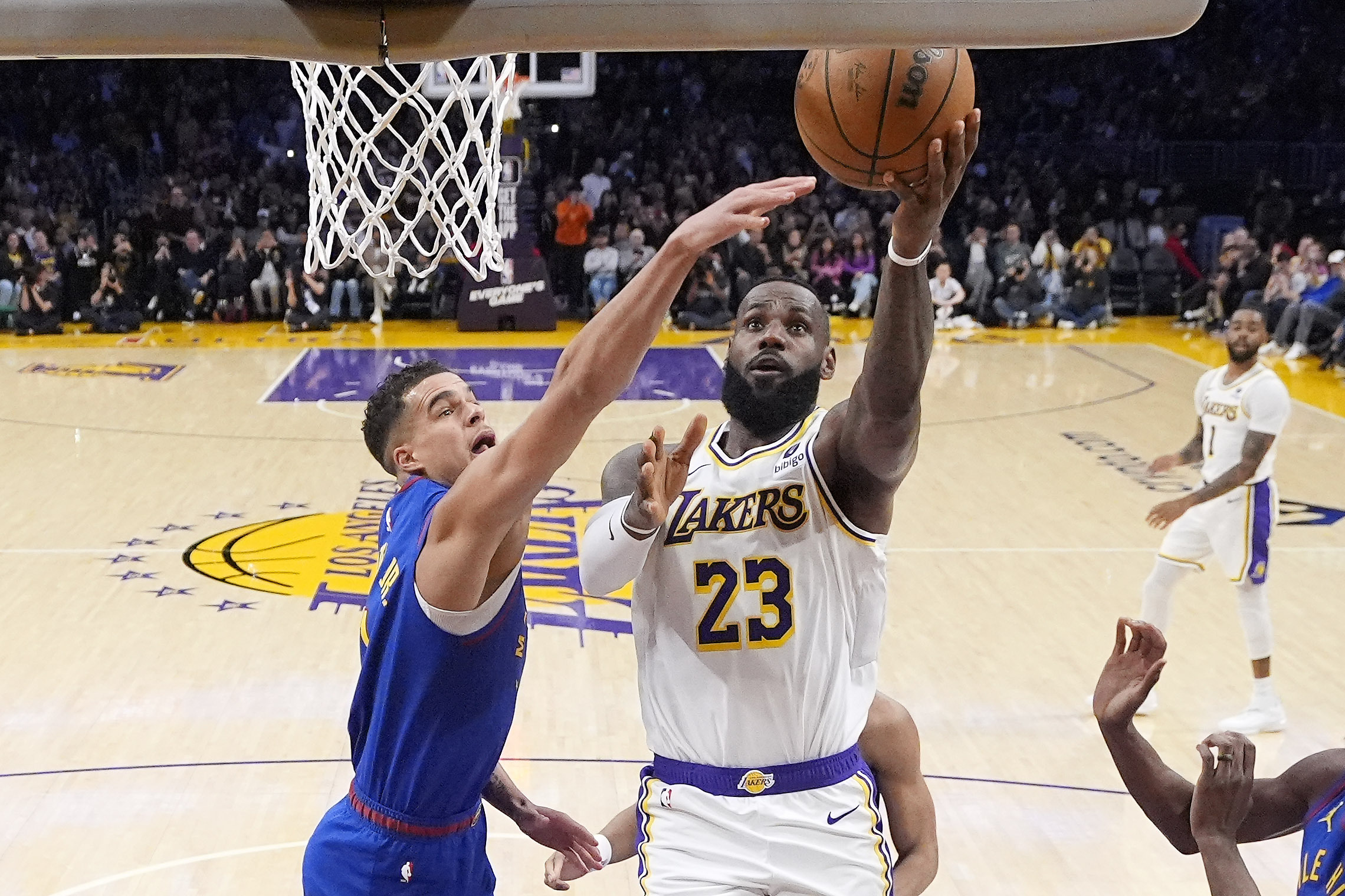 LeBron James NBA Lakers vs Nuggets 40,000 points