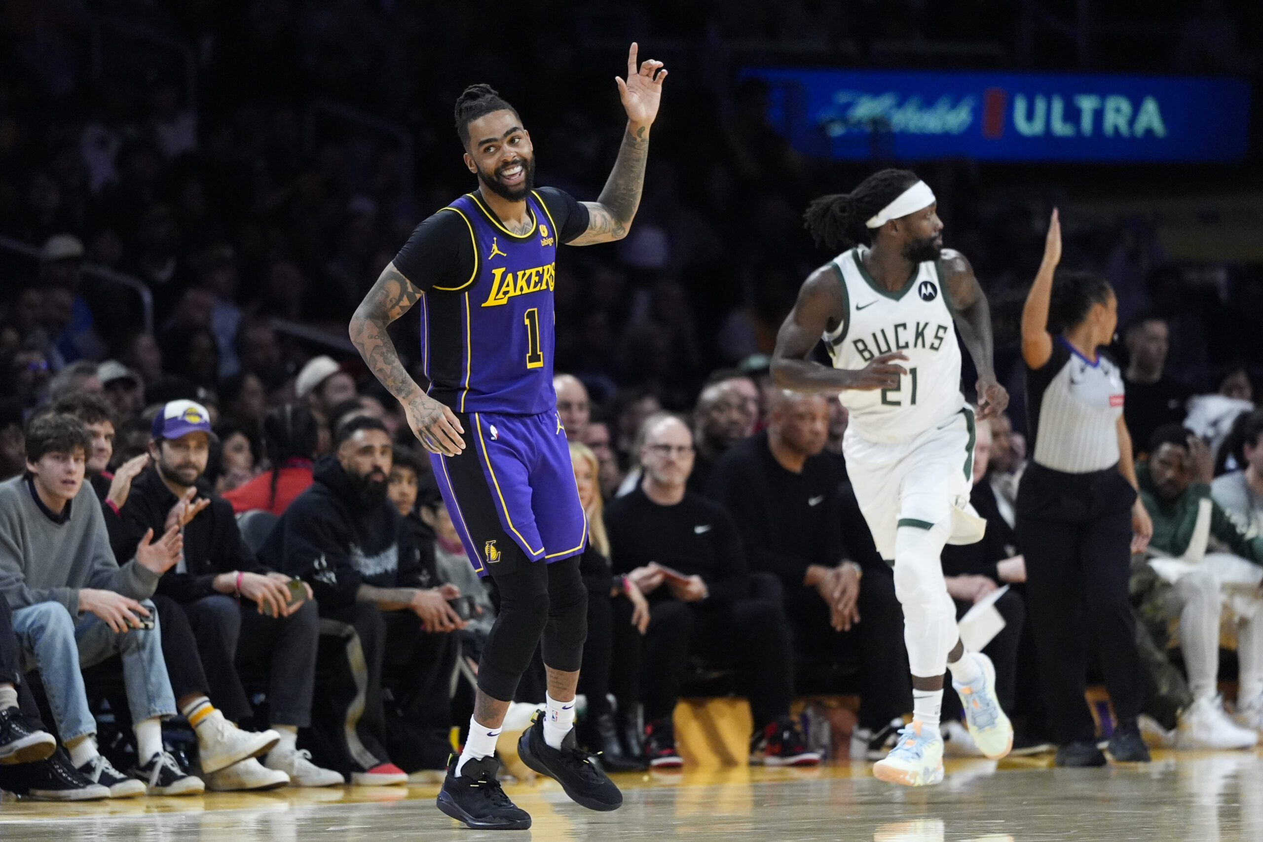 NBA D'Angelo Russell hits gamewinner to lift Lakers past Bucks