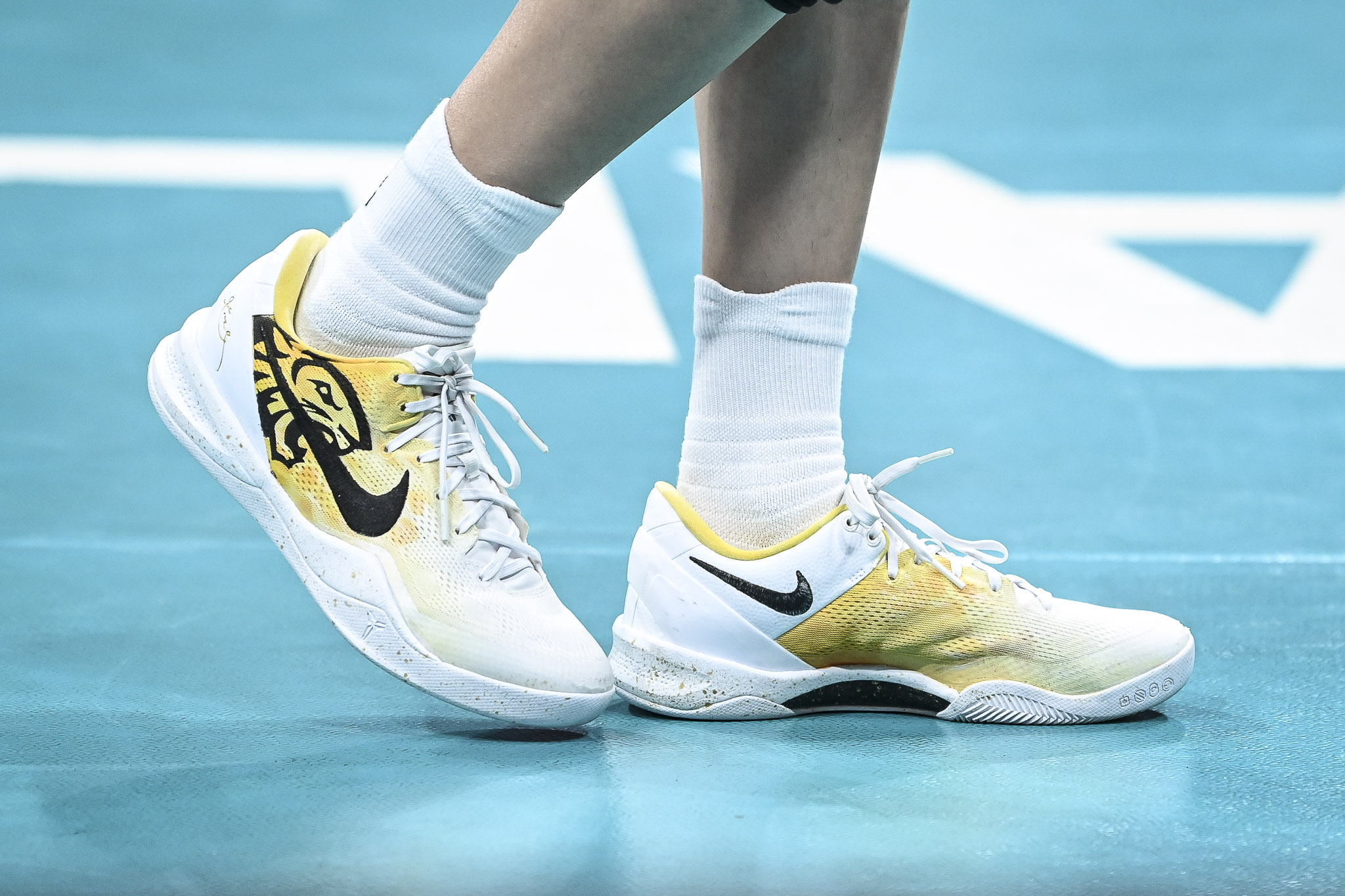 UST Tigresses kobe shoes UAAP volleyball