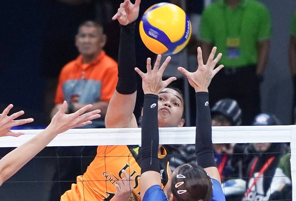 Angge Poyos (background) and the Tigresses look to start another streak. —AUGUST DELA CRUZ