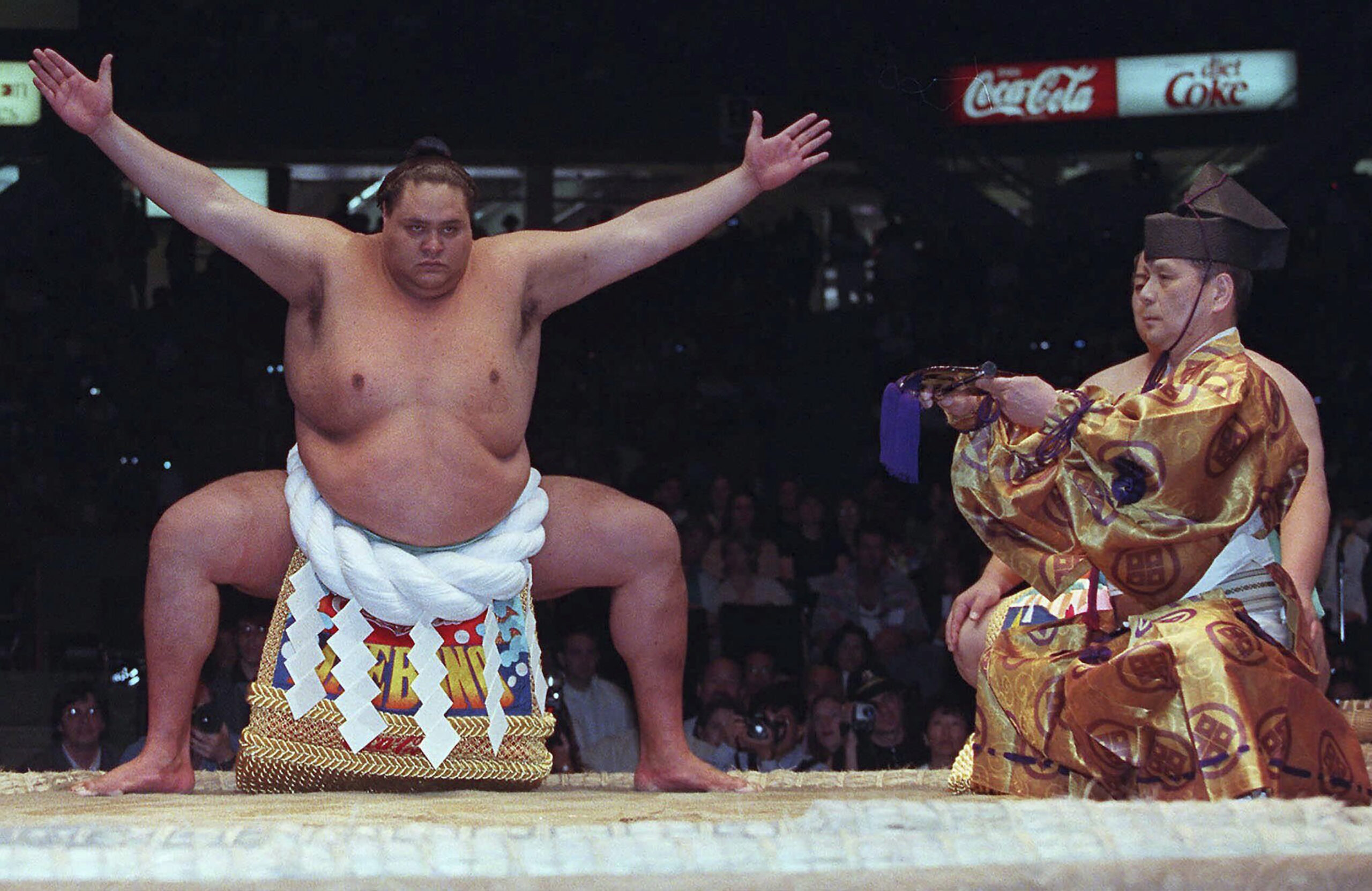 大相撲チャンピオンの曙太郎さんが54歳で死去
