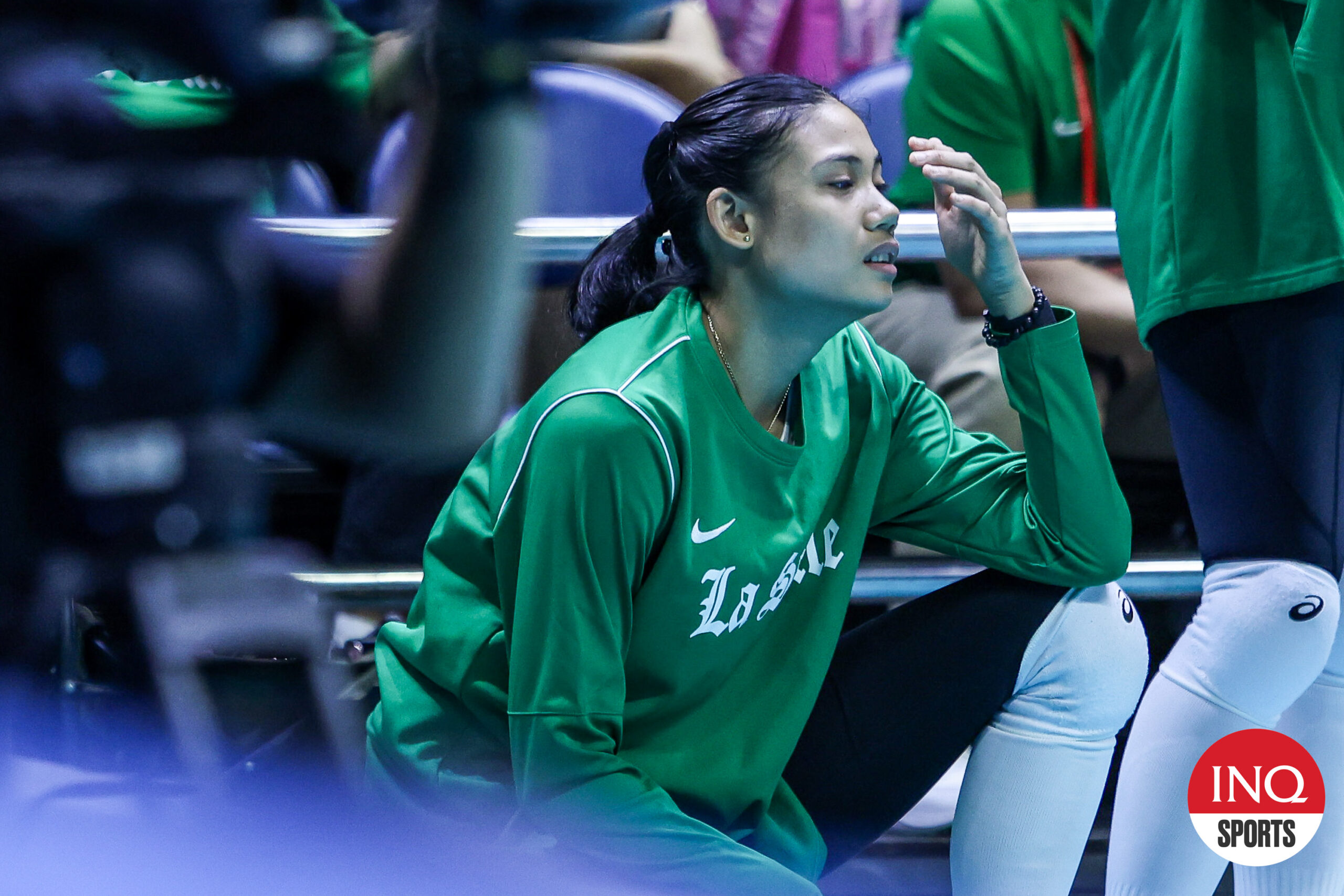 La estrella de La Salle Lady Spikers, Angel Canino, está fuera del torneo de voleibol femenino de la temporada 86 de la UAAP por una lesión en el brazo.  –MARLO CUETO/INQUIRER.net