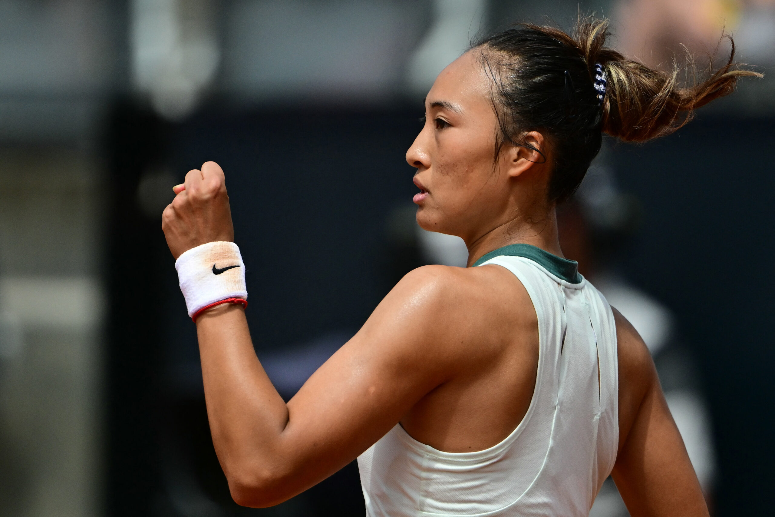 Zheng Qinwen beats Naomi Osaka Rome Open