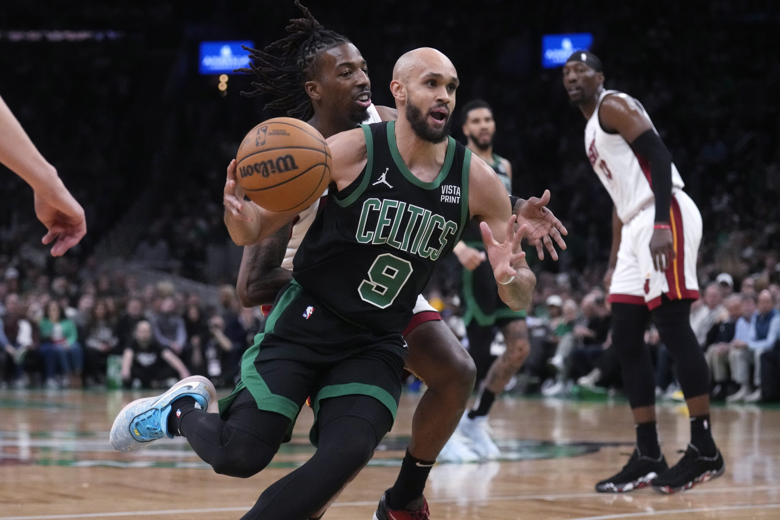 El guardia de los Boston Celtics, Derrick White, Playoffs de la NBA, Celtics vs Heat