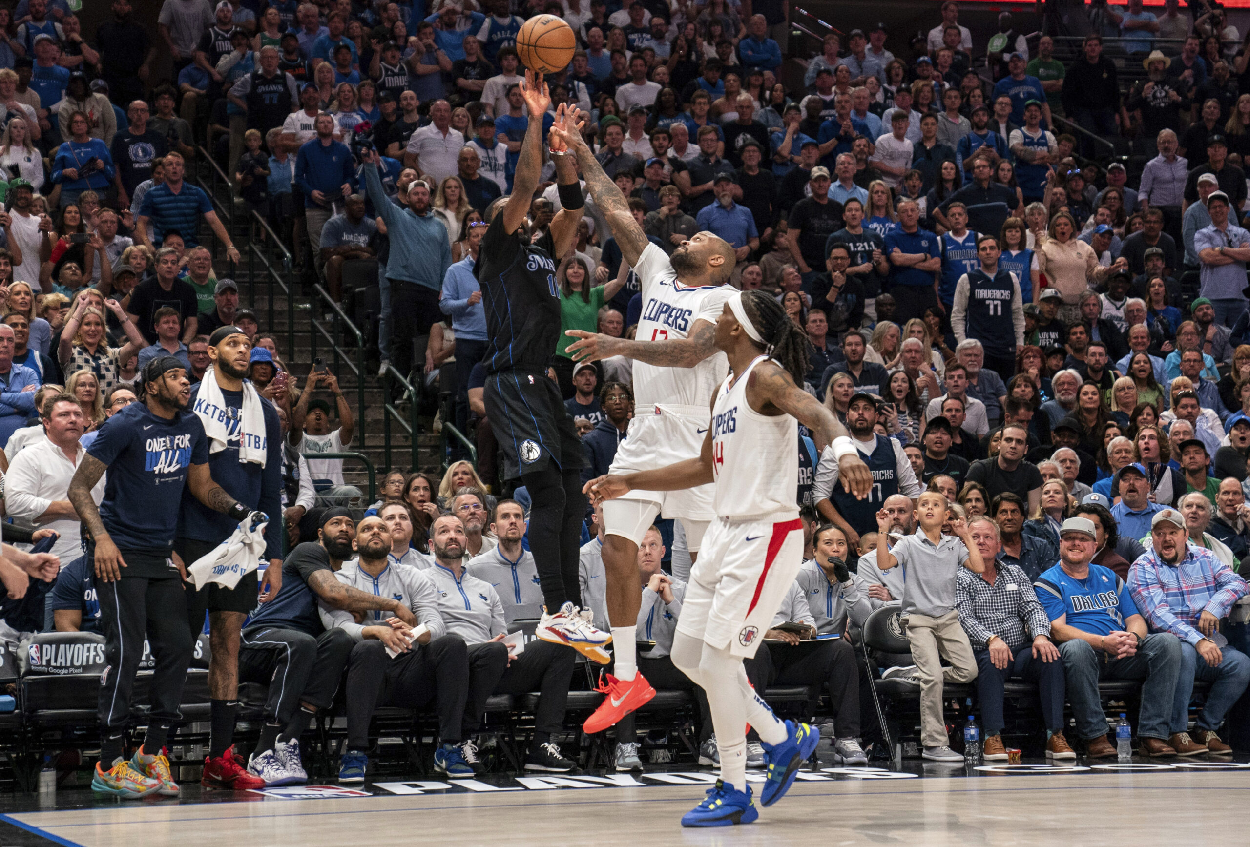 Kyrie Irving Mavericks beat Clippers Game 6 NBA playoffs