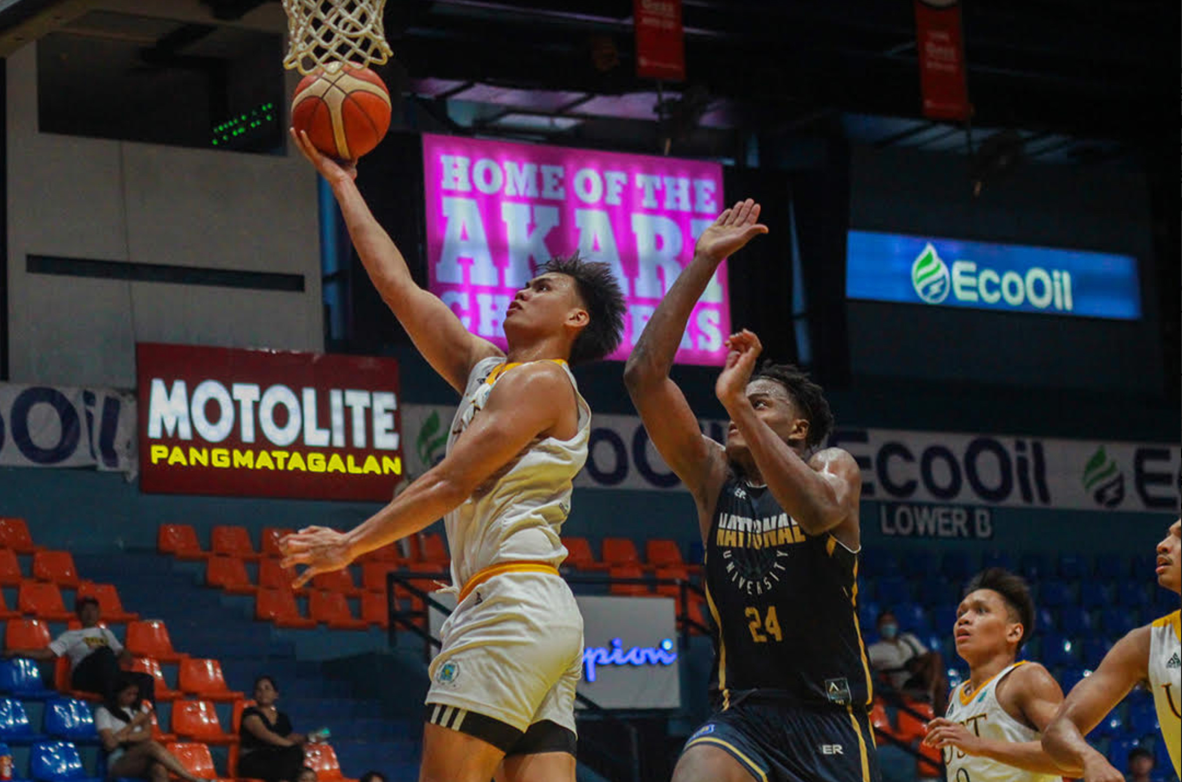 UST Tigers' Nic Cabañero delivers the game winner in win over NU Bulldogs in the Filoil Preseason Cup