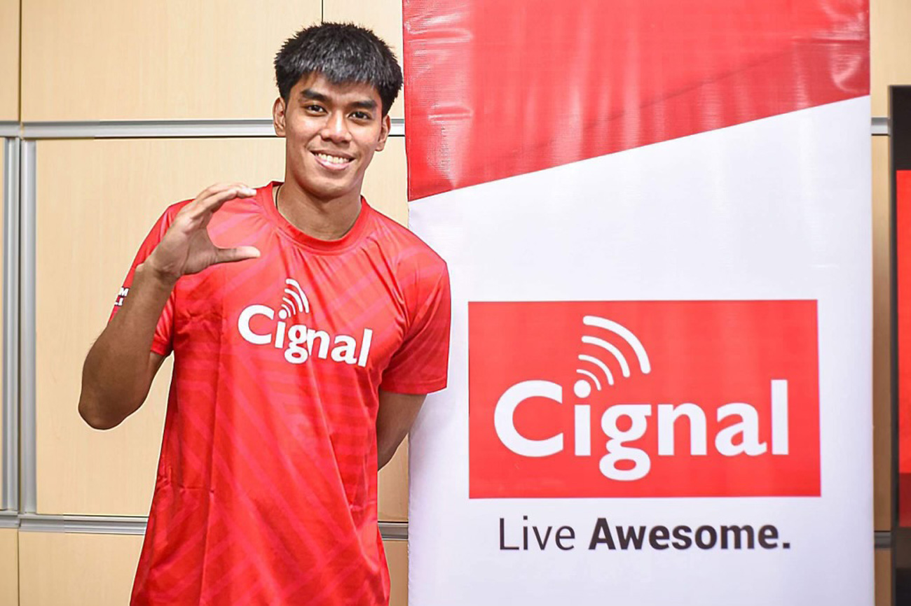 Owa Retamar signs with Cignal HD Spikers in the Spikers' Turf