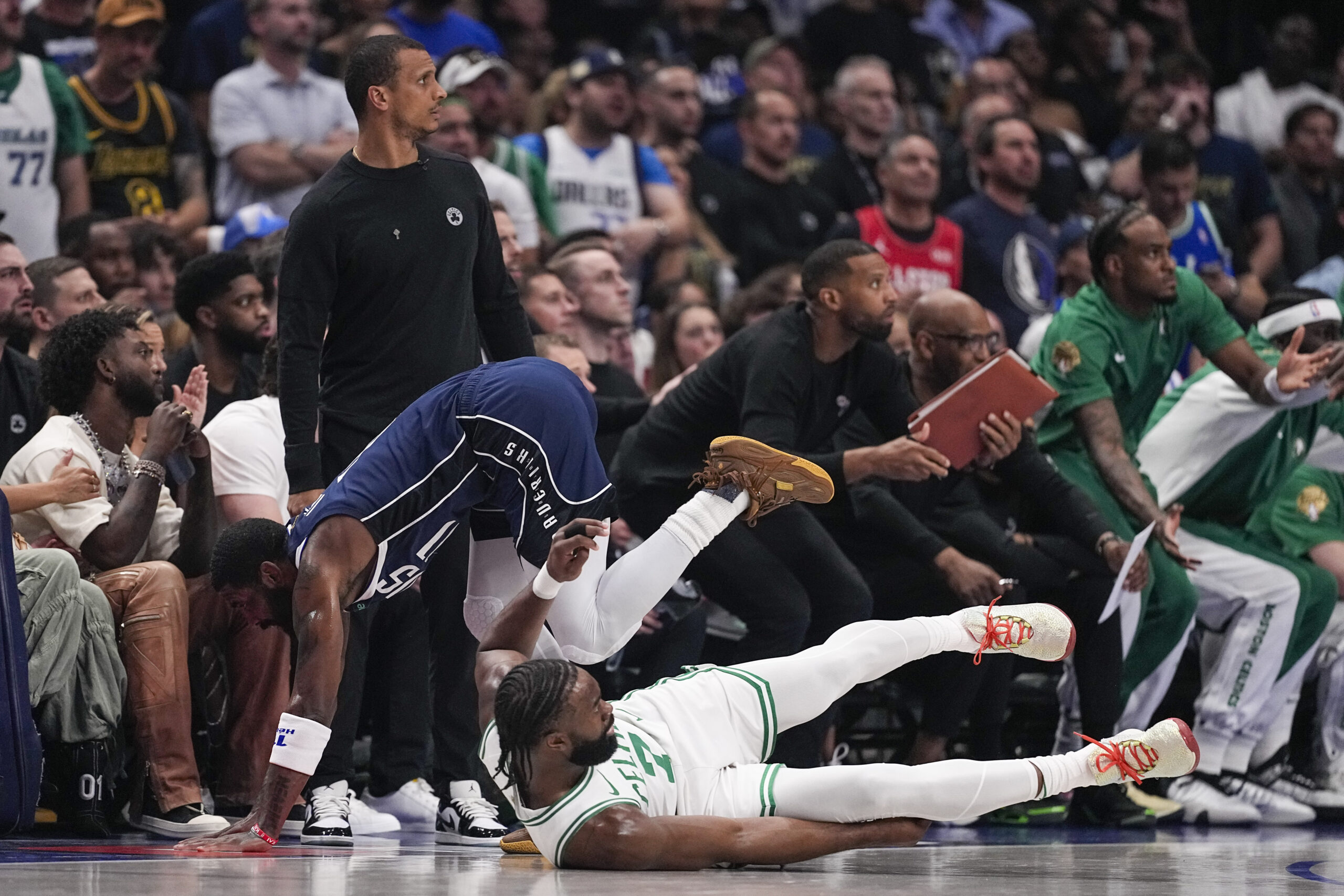 Boston Celtics head coach Joe Mazzulla NBA Finals Celtics vs Mavericks