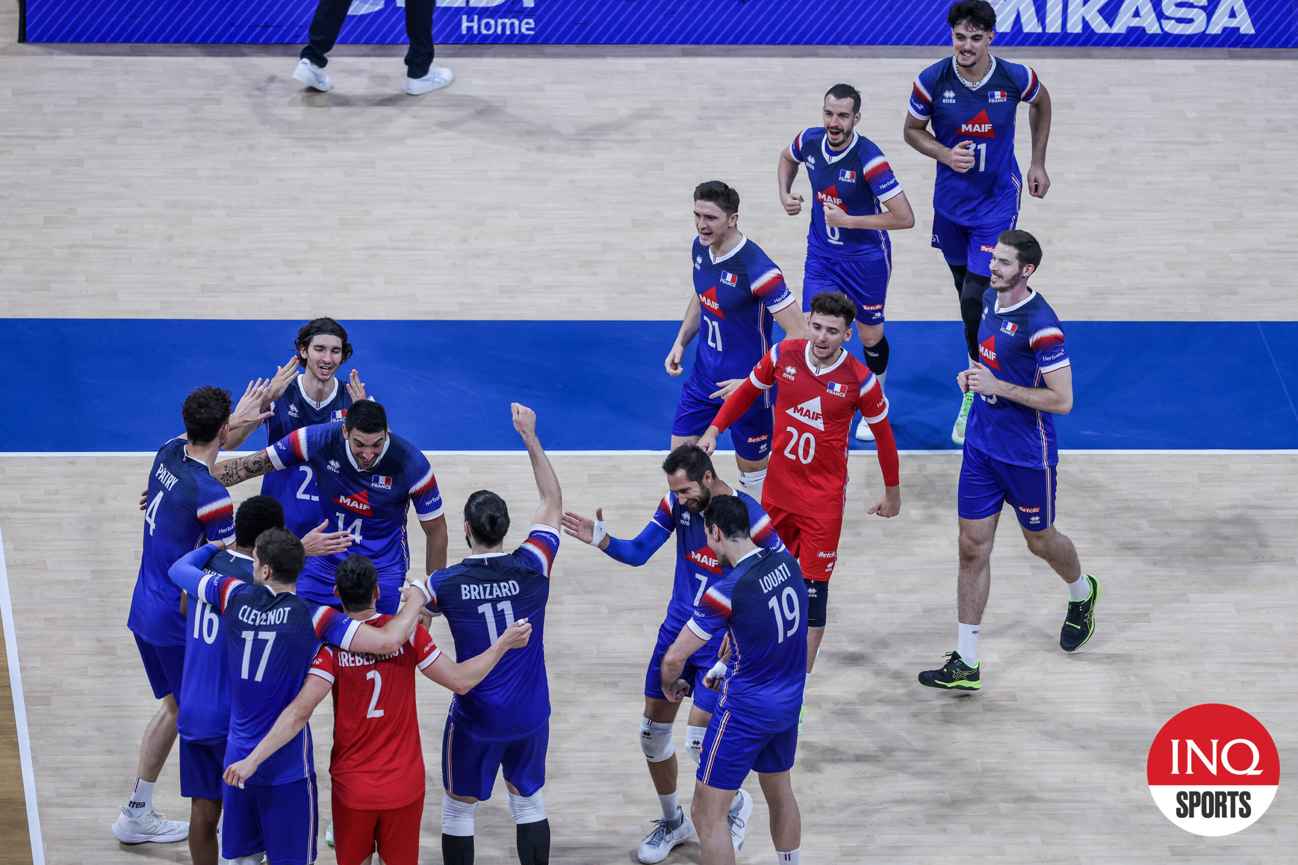 Team France celebrates a win during VNL 2024 Week 3 game in Manila. 