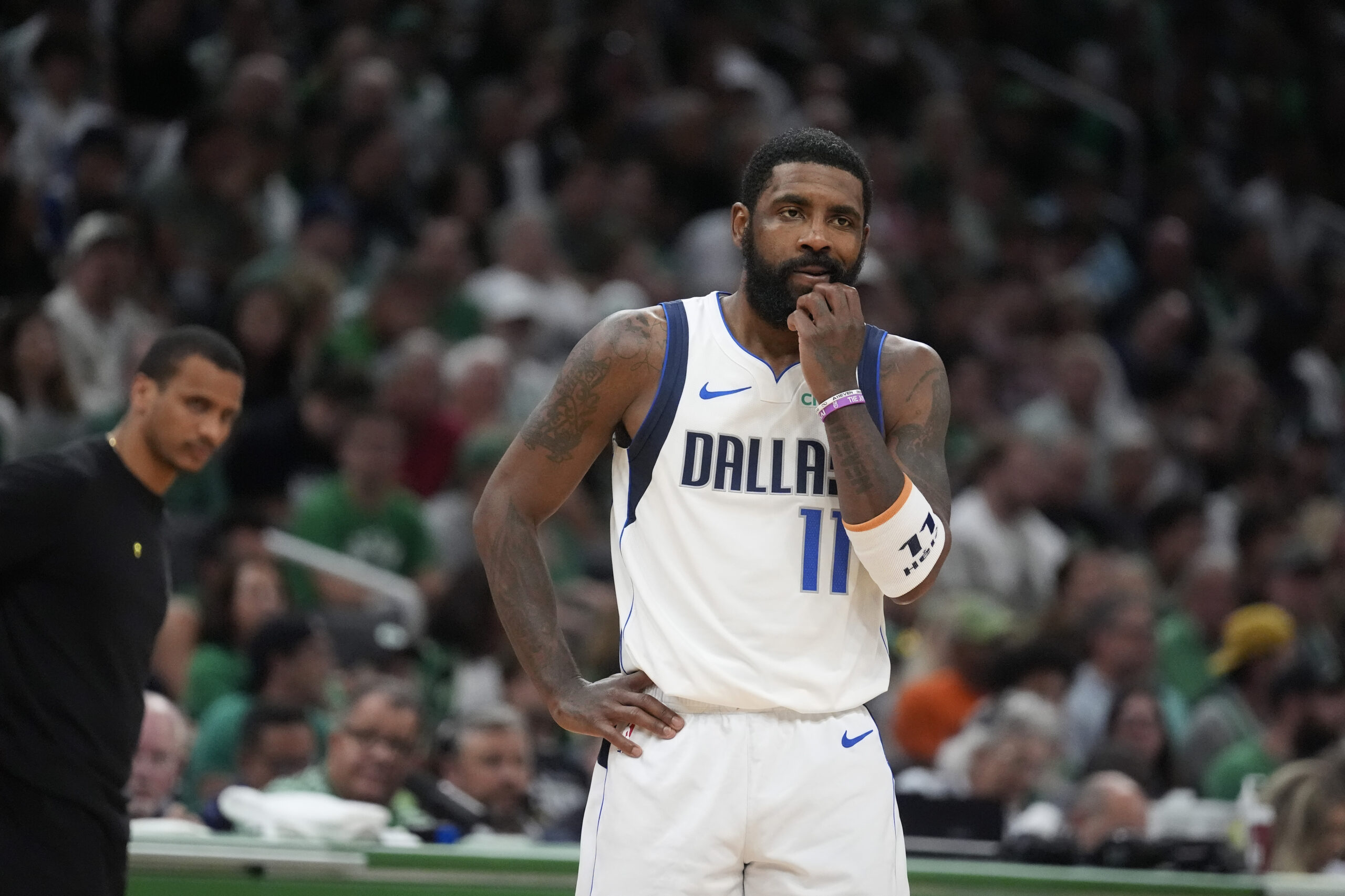 Dallas Mavericks guard Kyrie Irving NBA injury