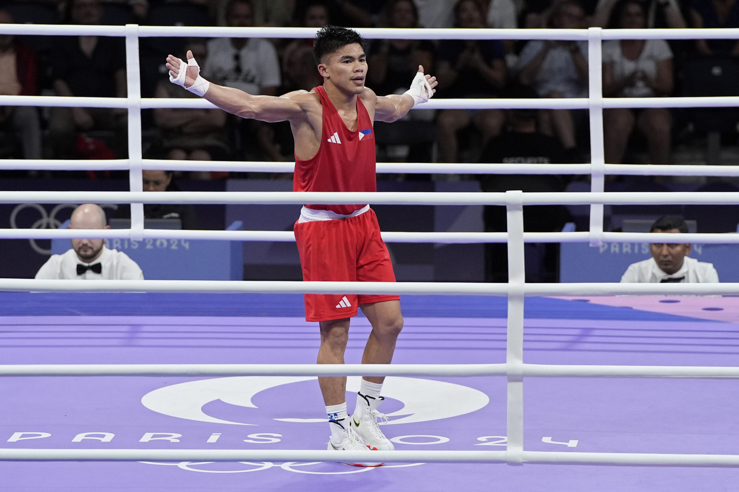 Paris Olympics: Carlo Paalam advances to boxing quarterfinals