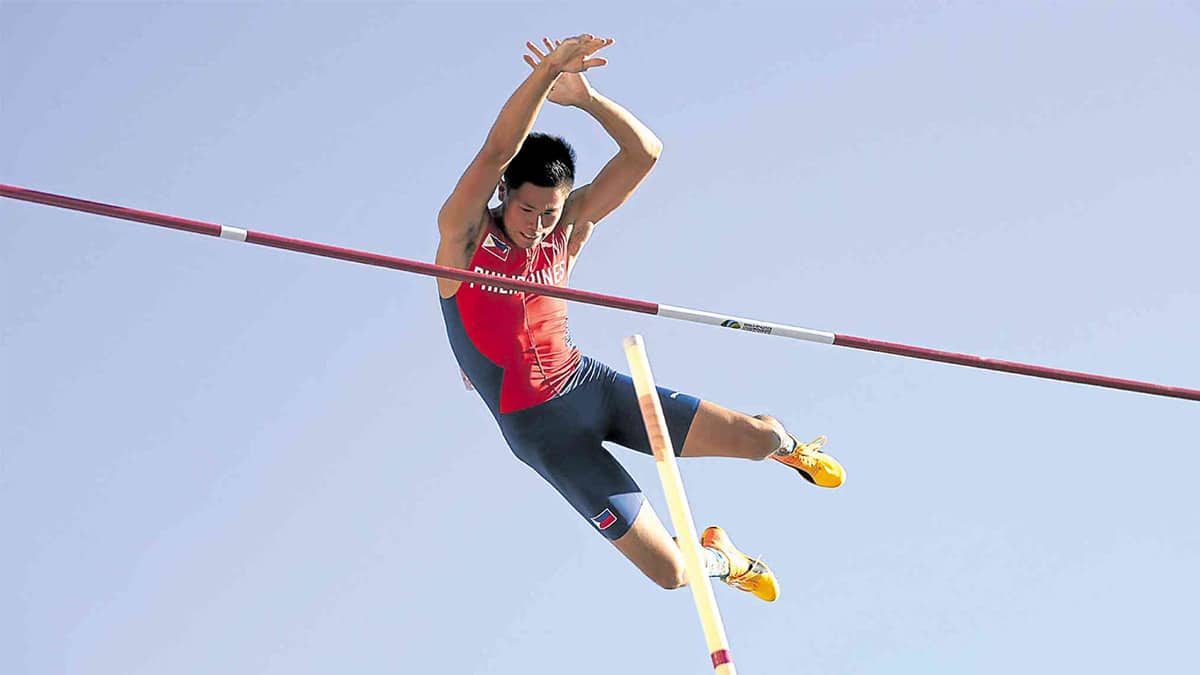 EJ Obiena is looking to hurdle physical problems as he seeks Olympic glory. --AFP