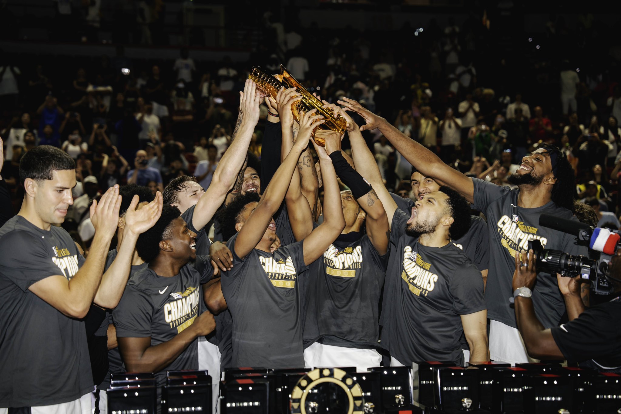 Swedish rookie Larsson lifts Heat to NBA Summer League title